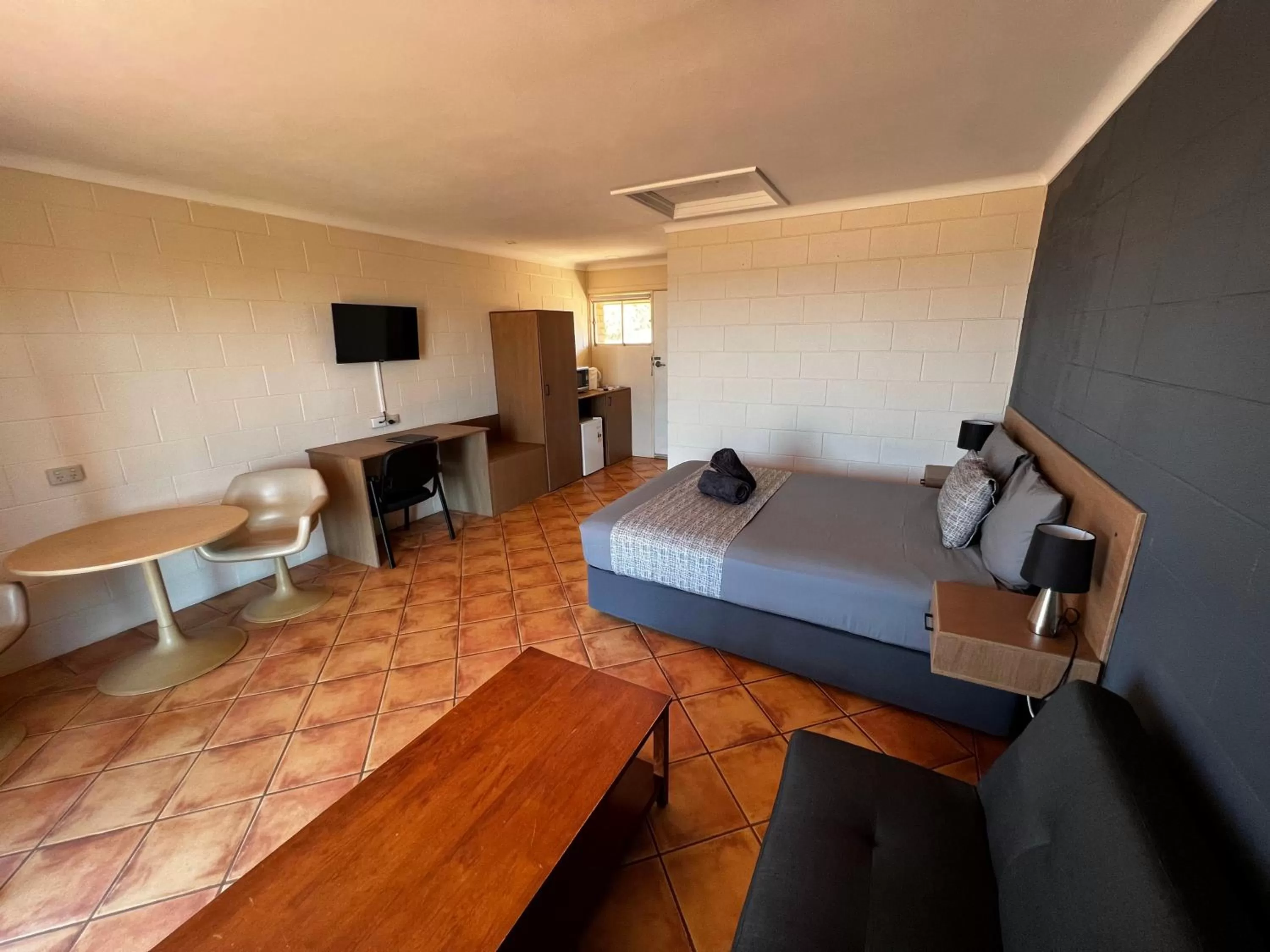TV and multimedia, Bed in Hospitality Port Hedland
