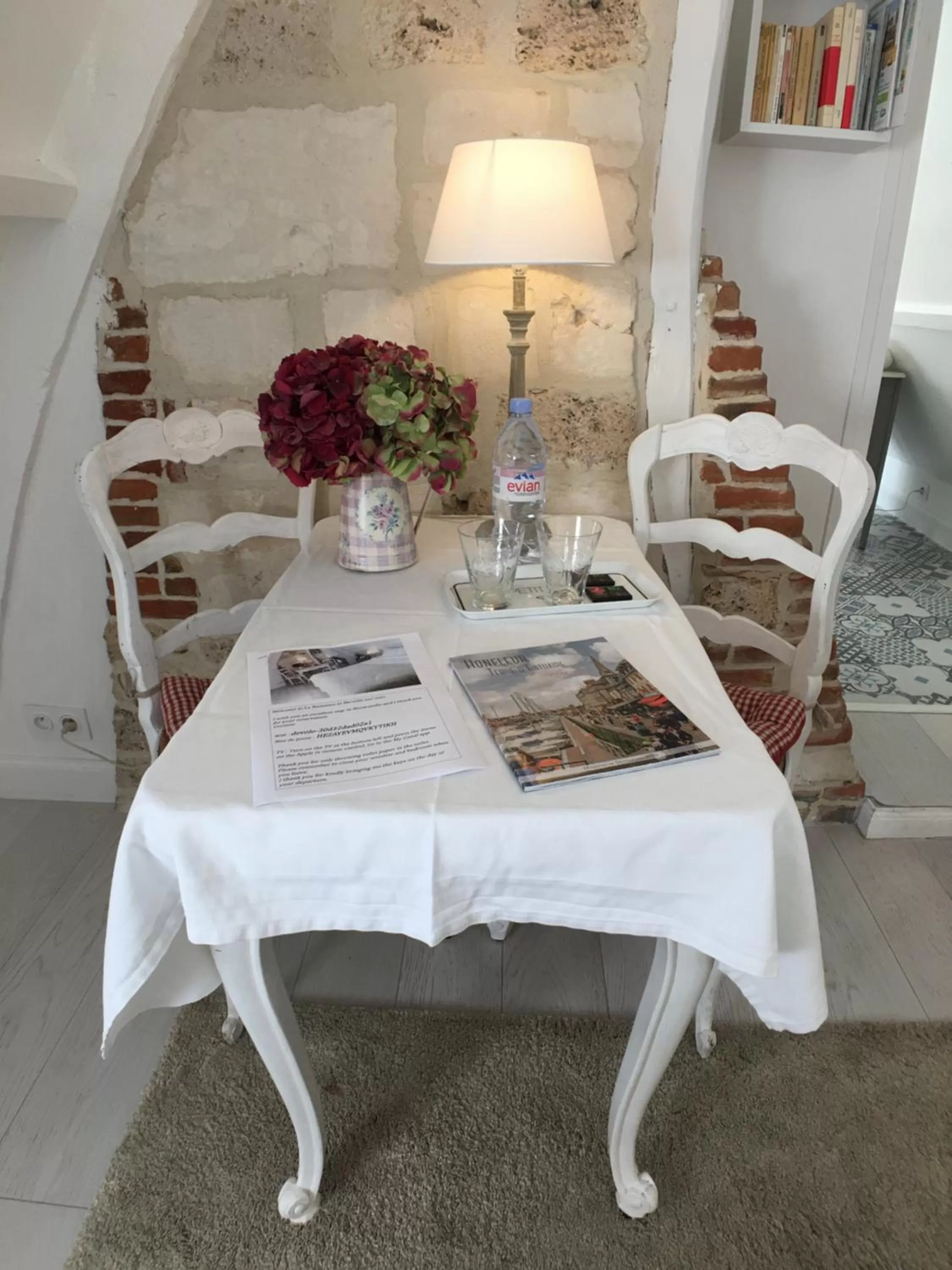 Bedroom in La Romance et la Romanesque