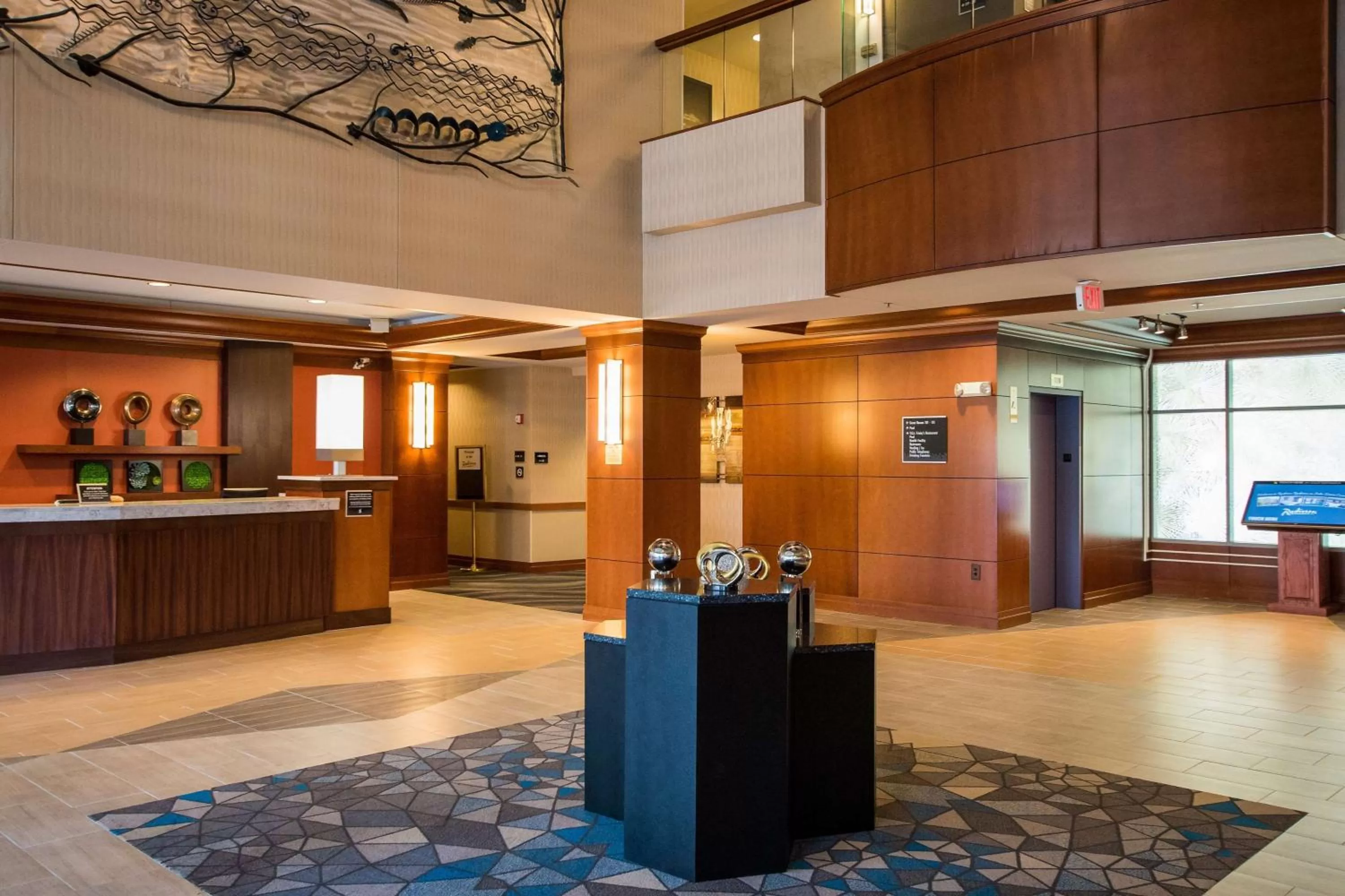 Lobby or reception in Wyndham Moline on John Deere Commons