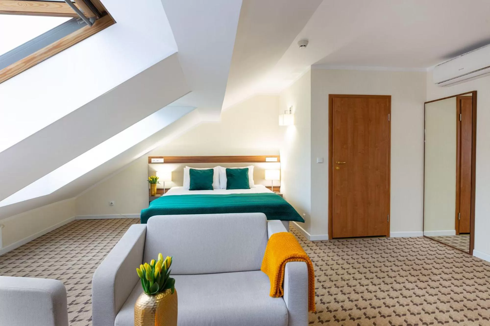 Photo of the whole room, Bed in Hotel Verde Montana Wellness & Spa