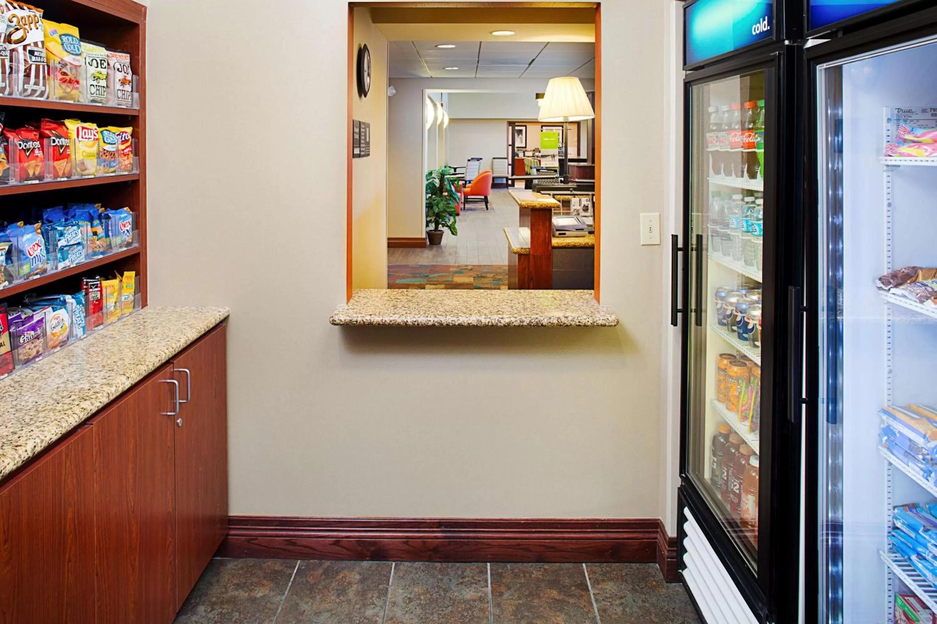 Restaurant/places to eat in Hampton Inn & Suites Lancaster