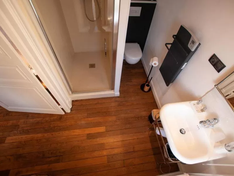 Bathroom in LA GOUTTE D'OR