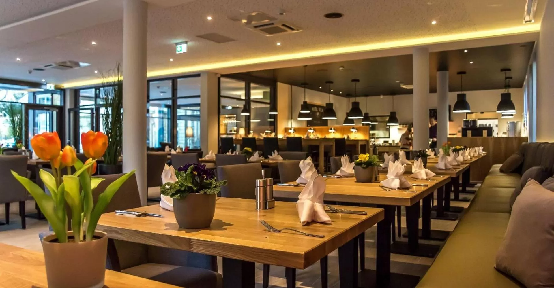 Restaurant/places to eat in AKZENT Hotel Villa Saxer