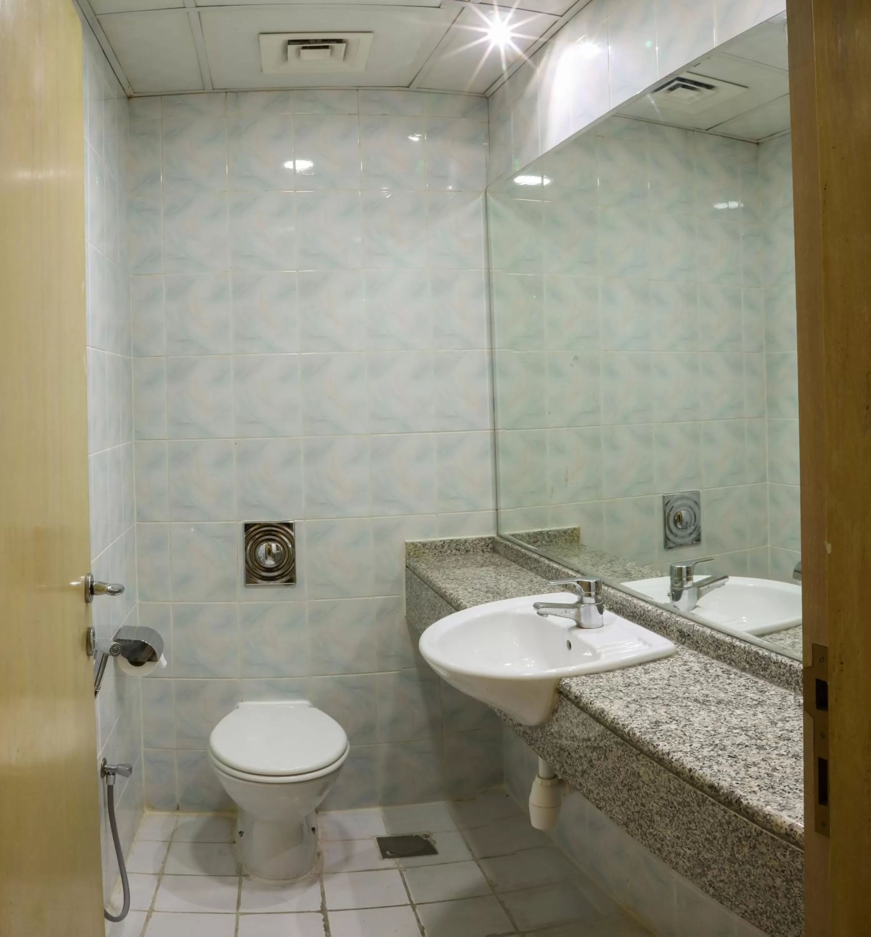 Toilet in West Zone Pearl Hotel Apartment