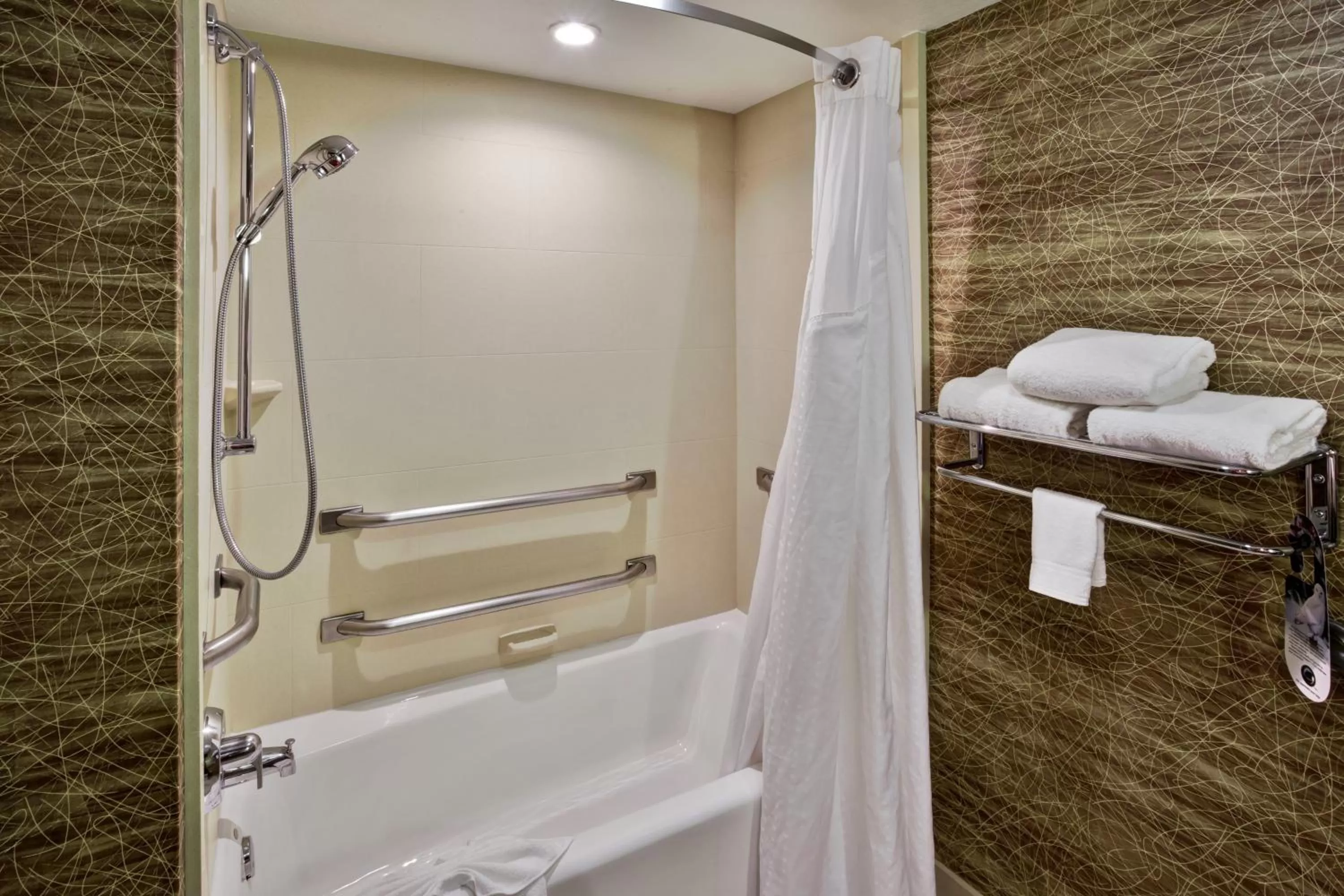 King Room - Mobility Access Tub - Non-Smoking in Holiday Inn Hotel & Suites Chicago Northwest - Elgin, an IHG Hotel