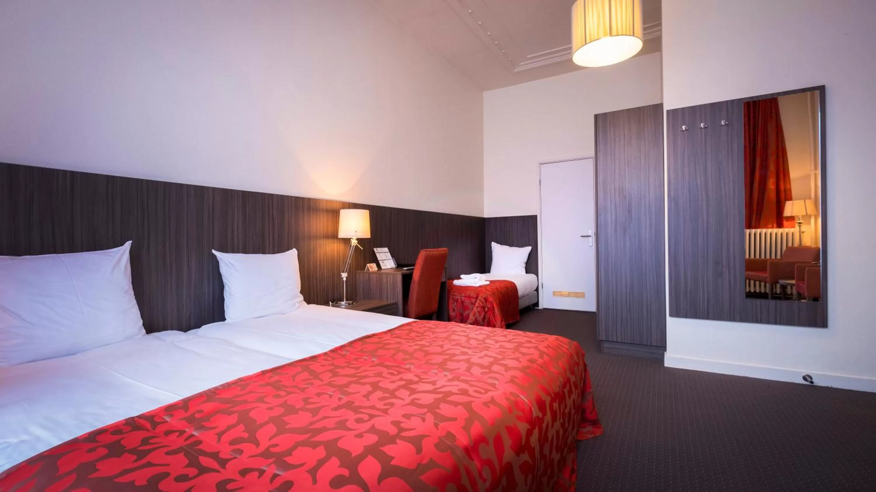 Bedroom, Bed in Hotel Aalders