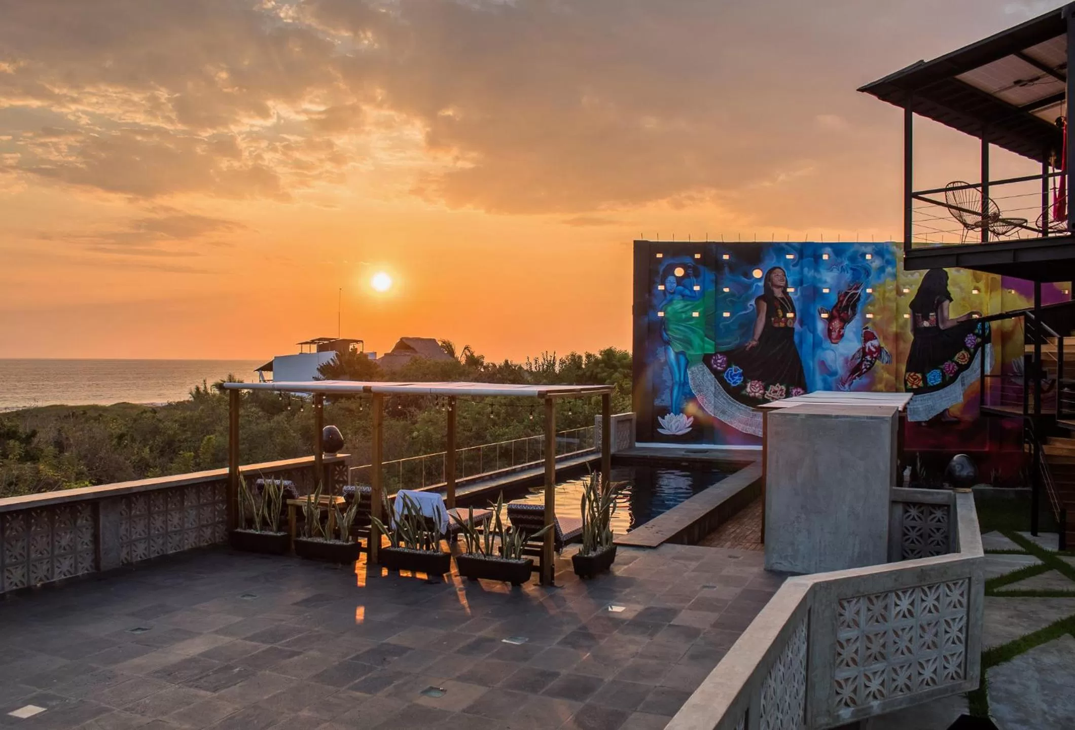 Patio in Cabane Container Hotel - ADULTS ONLY