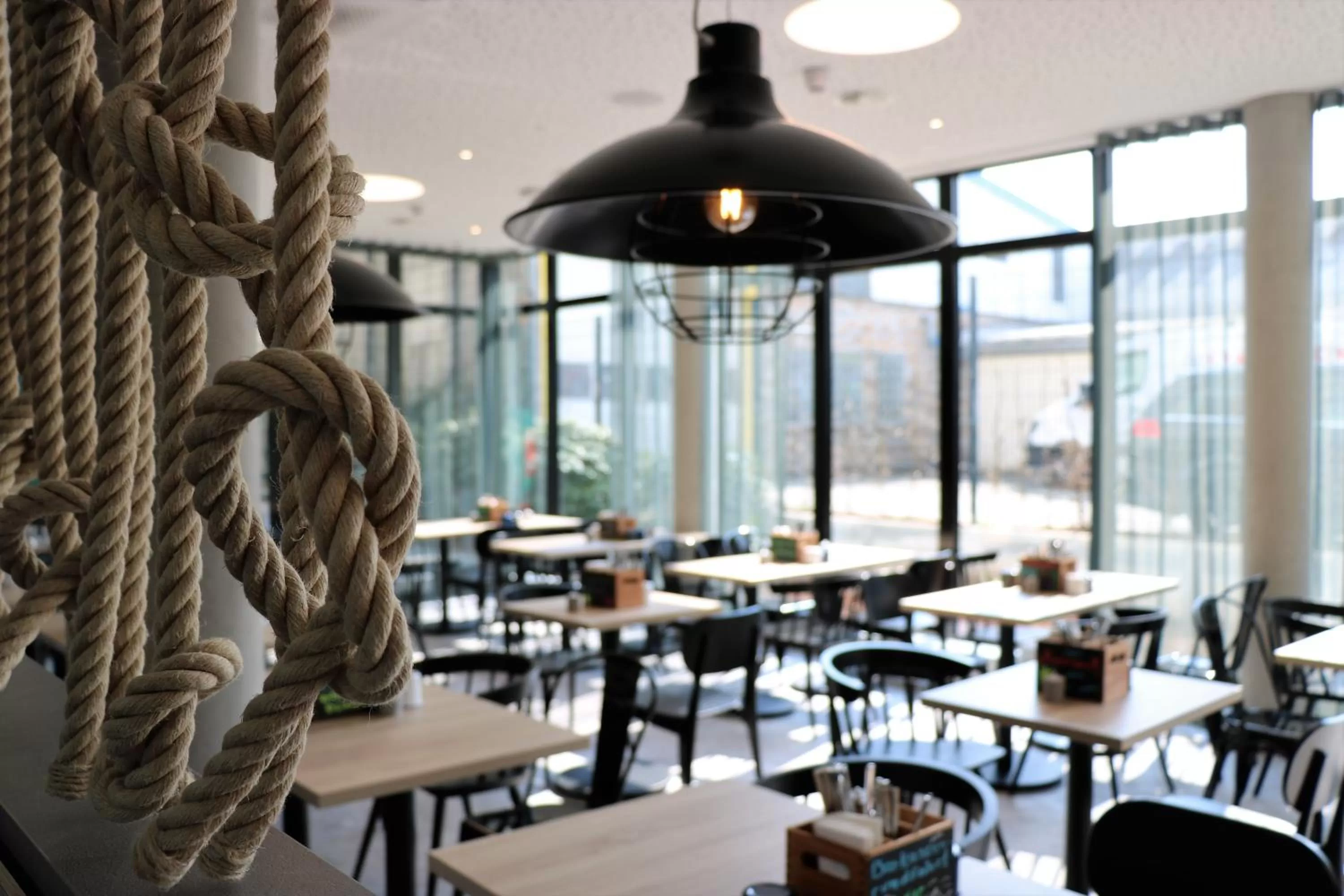 Restaurant/places to eat in Holiday Inn - the niu, Keg Hamburg Ost by IHG