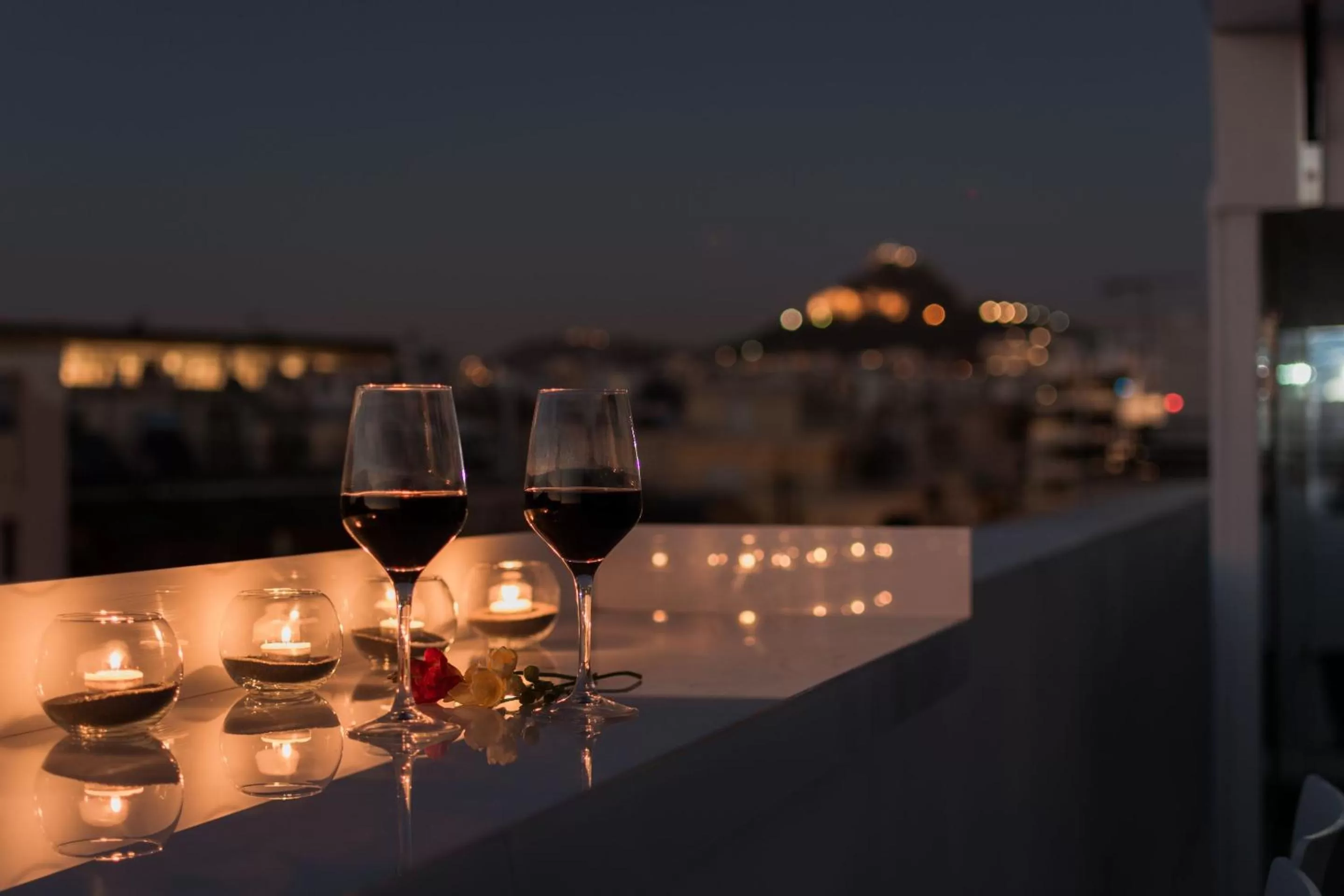 Night in Acropolis Select