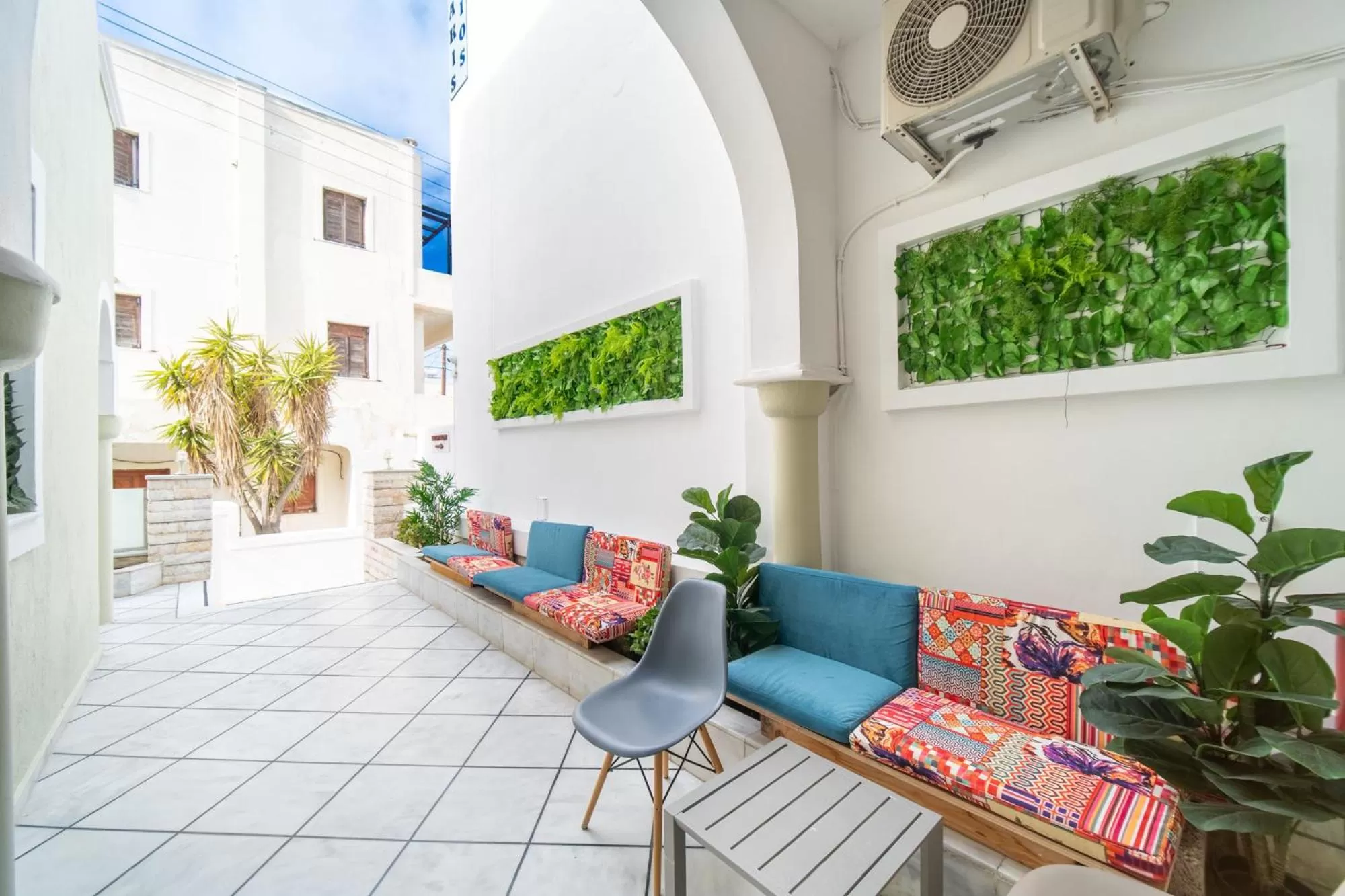 Patio in Antonia Hotel