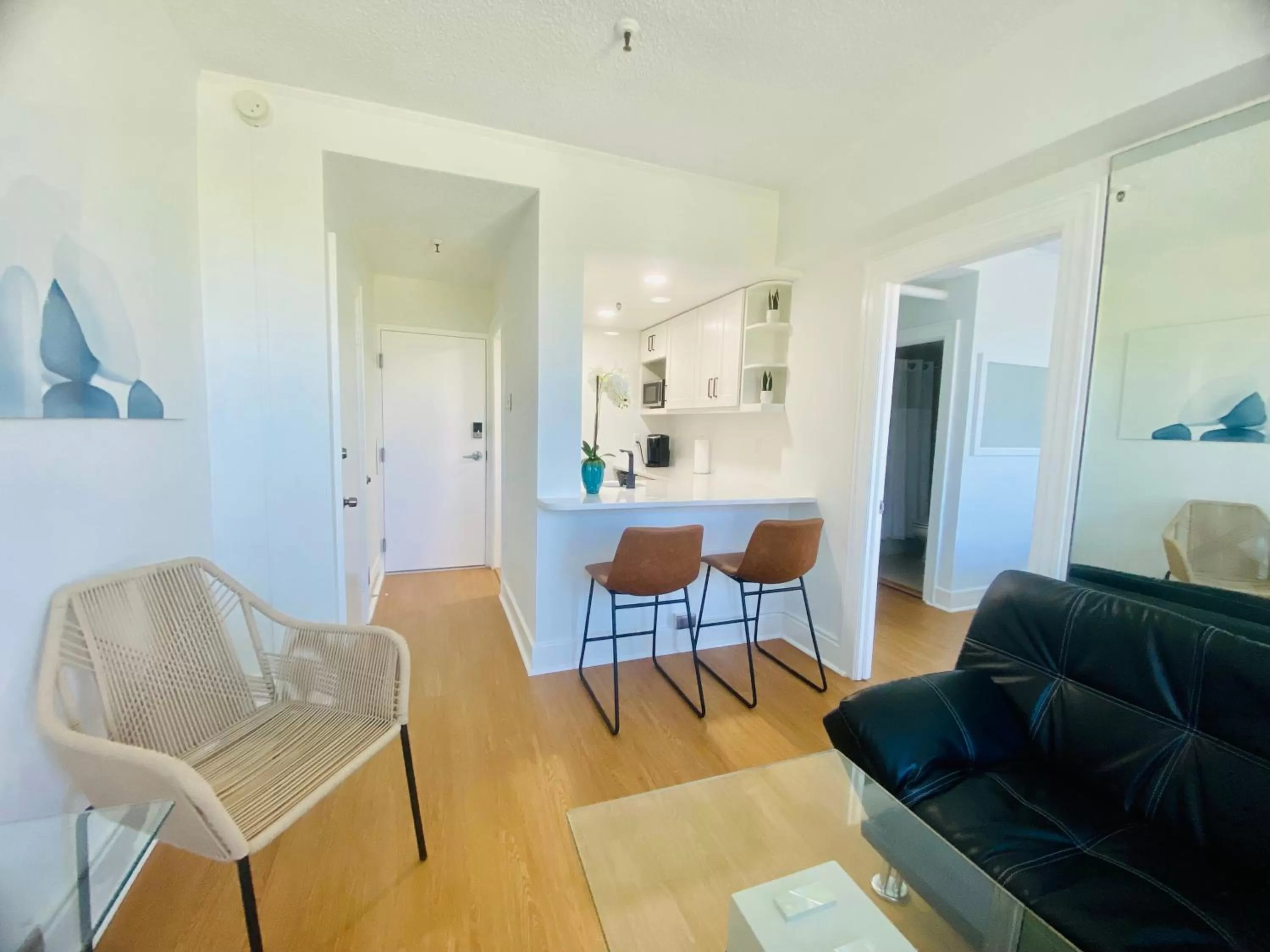 Kitchen or kitchenette in Tropicals of Palm Beach