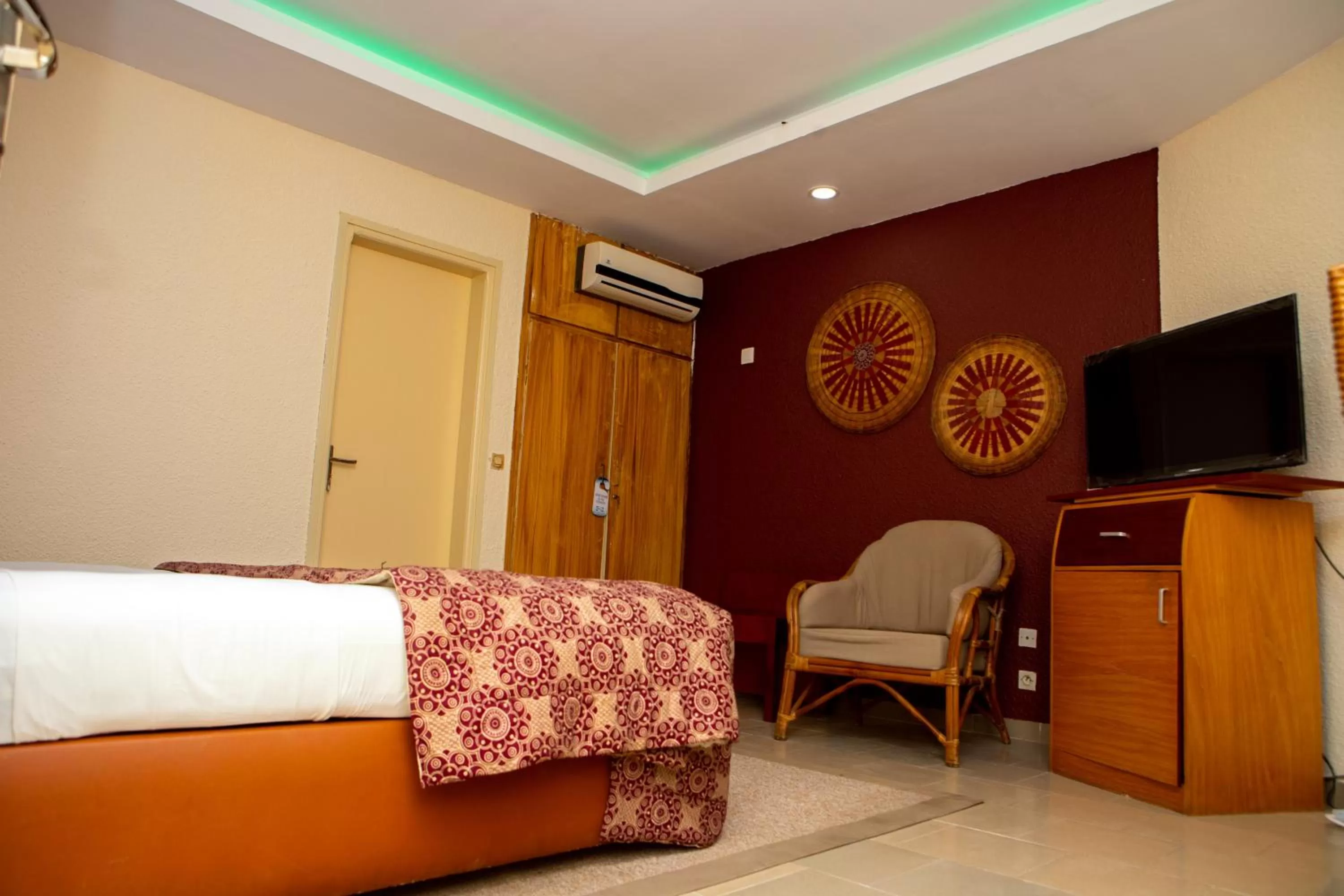 TV and multimedia in Hotel Le Marly