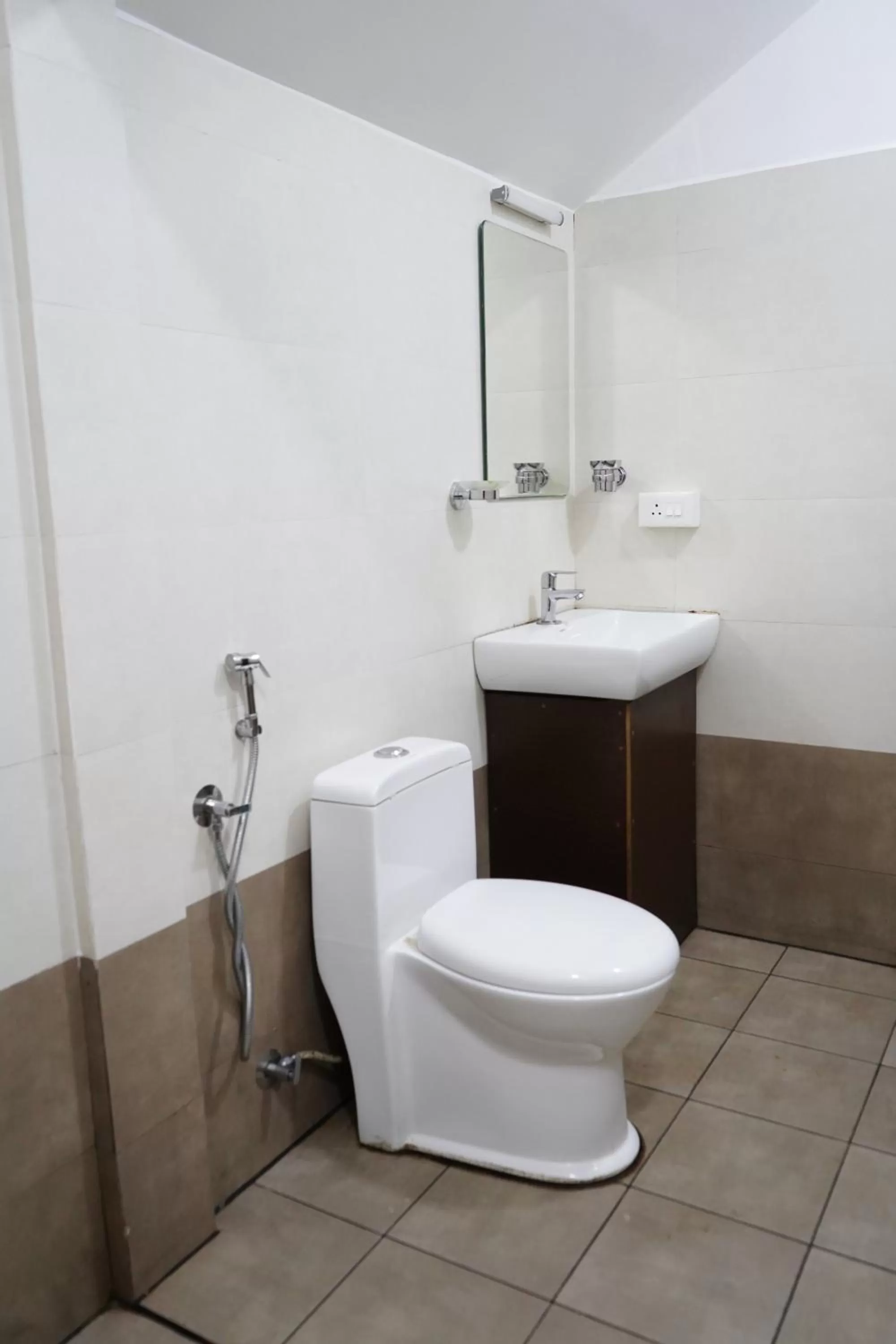 Bed, Bathroom in Edens Munnar