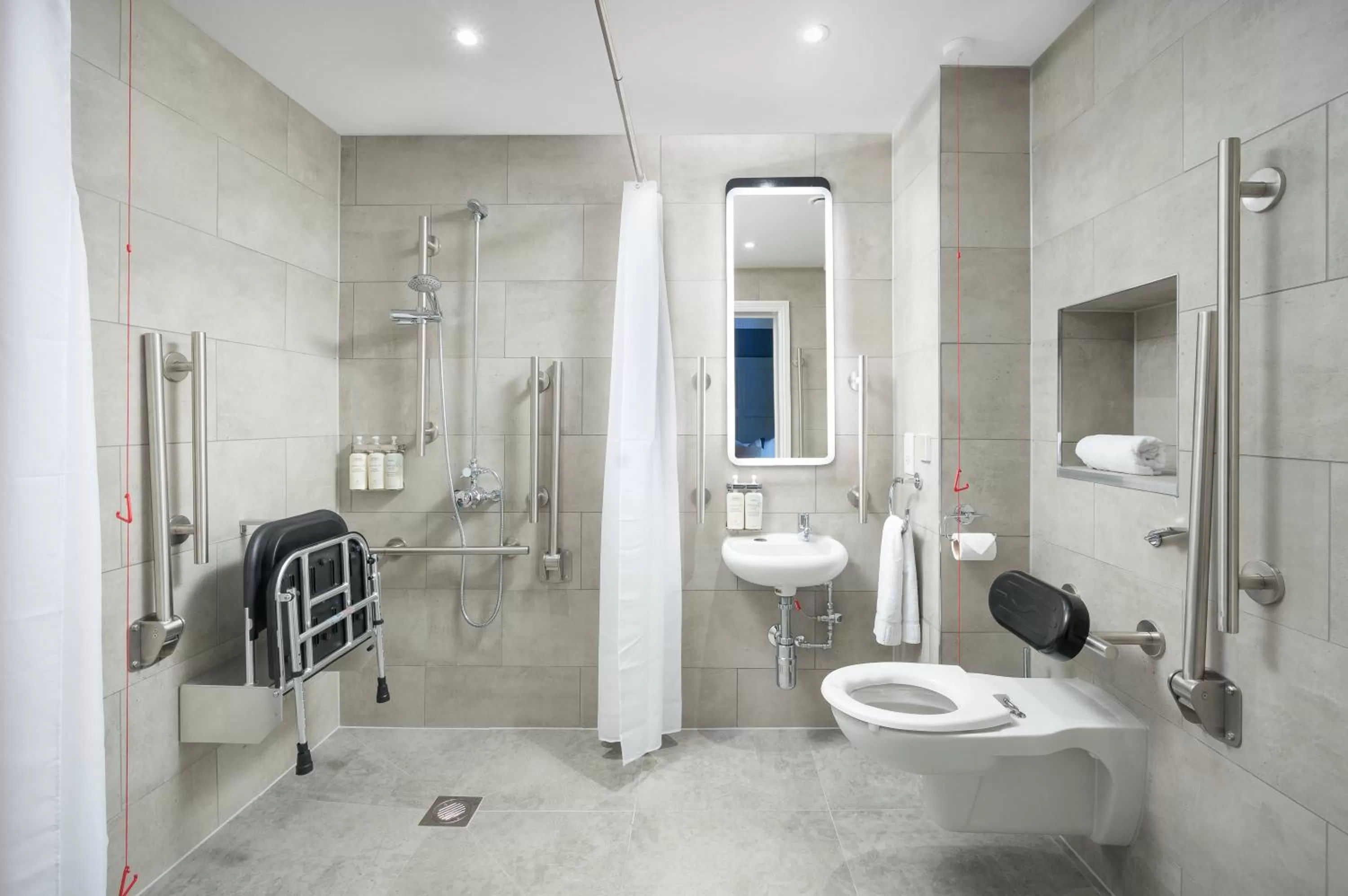 Photo of the whole room in voco St. Johns Solihull by IHG