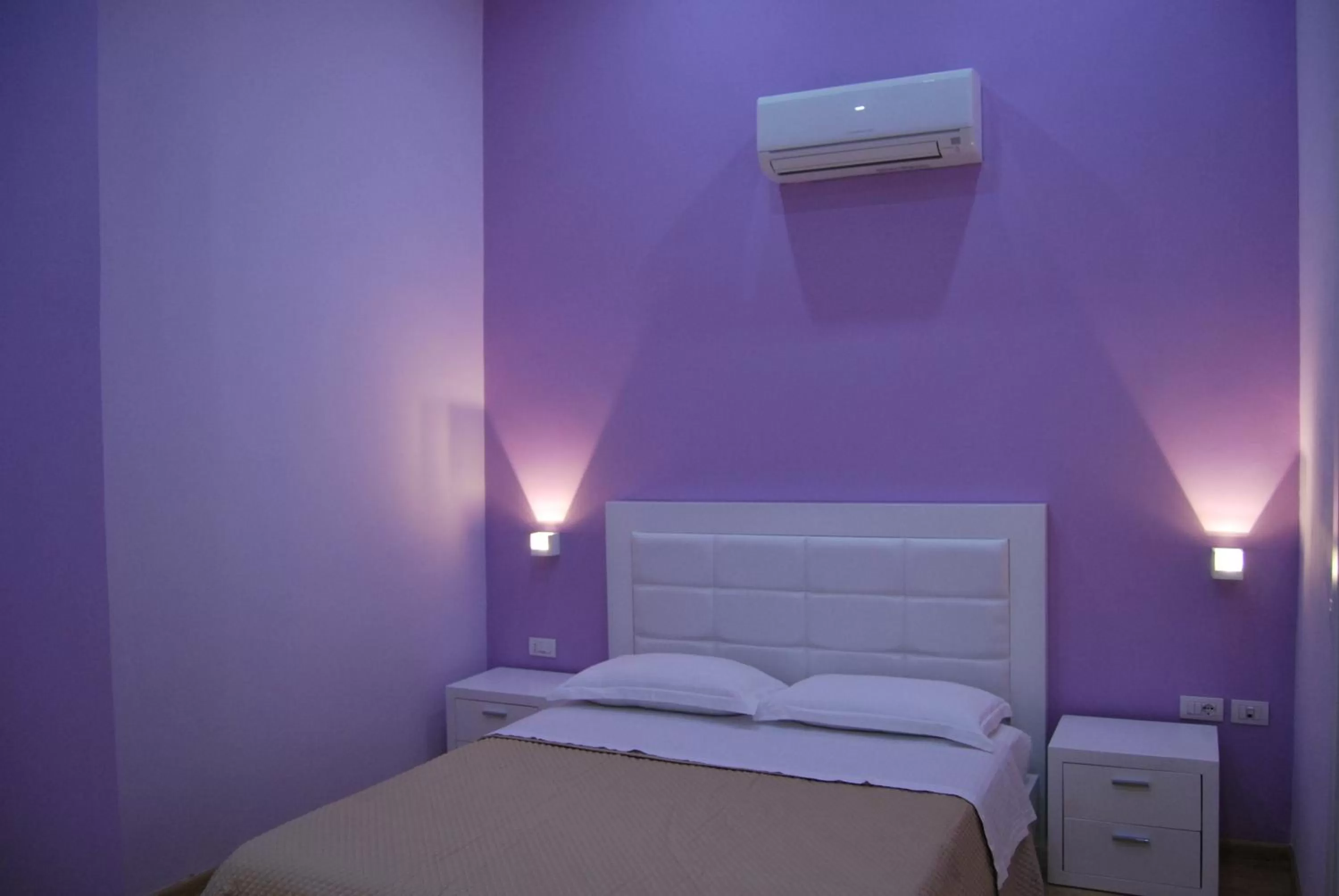 Photo of the whole room, Bed in Hotel & Restaurant White City