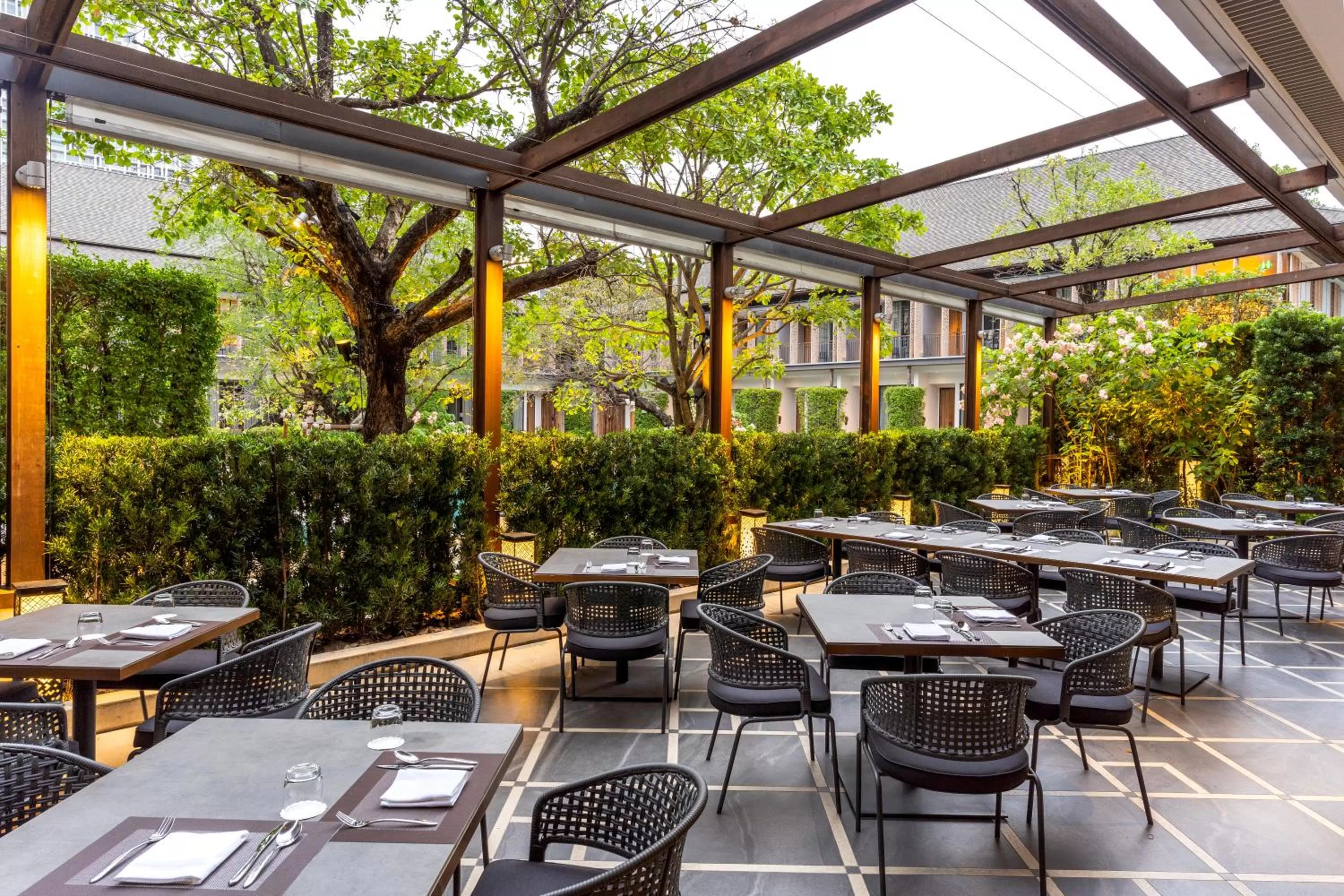 Lounge or bar in Villa Deva Resort & Hotel Bangkok