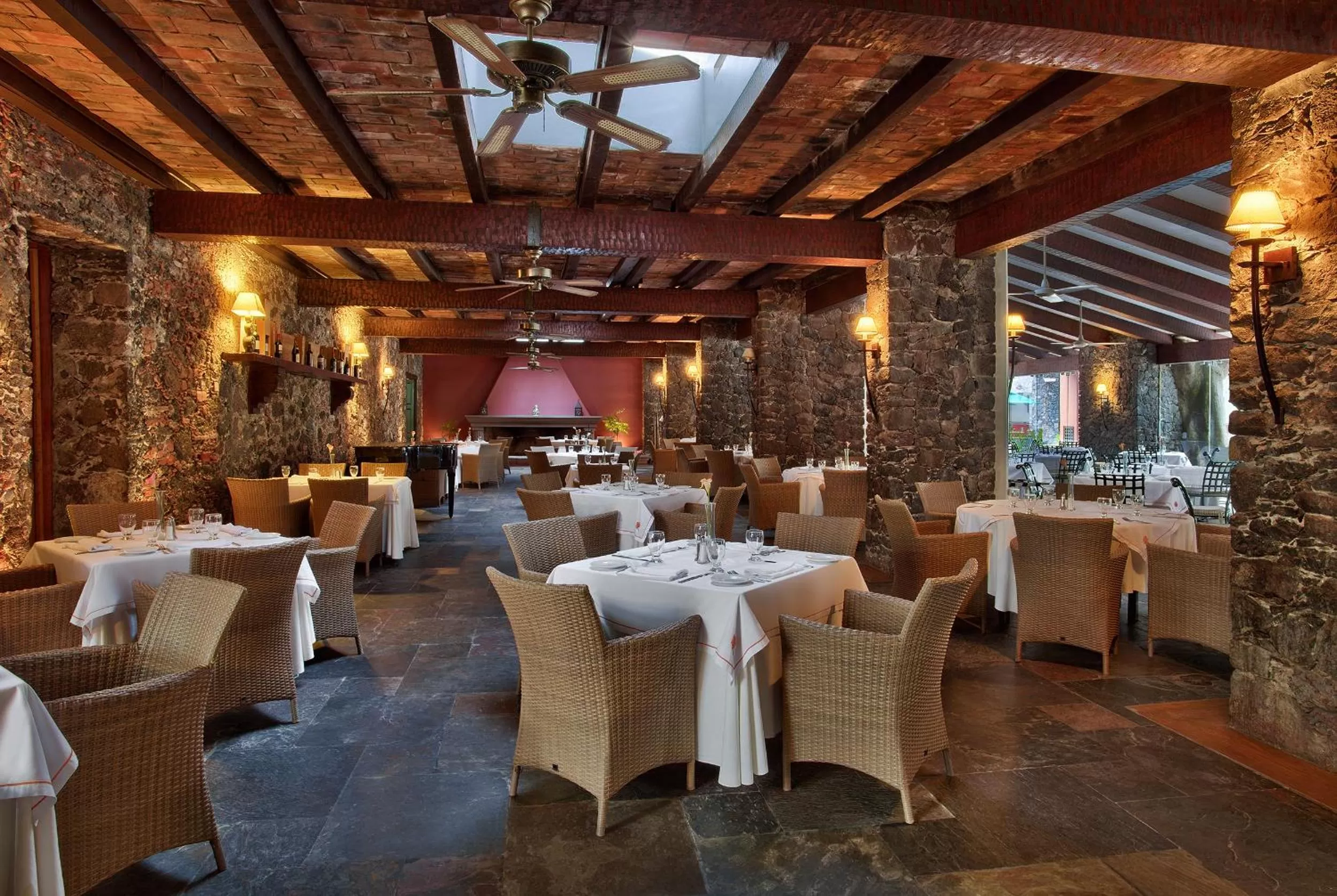 Restaurant/places to eat in Hacienda Jurica by Brisas