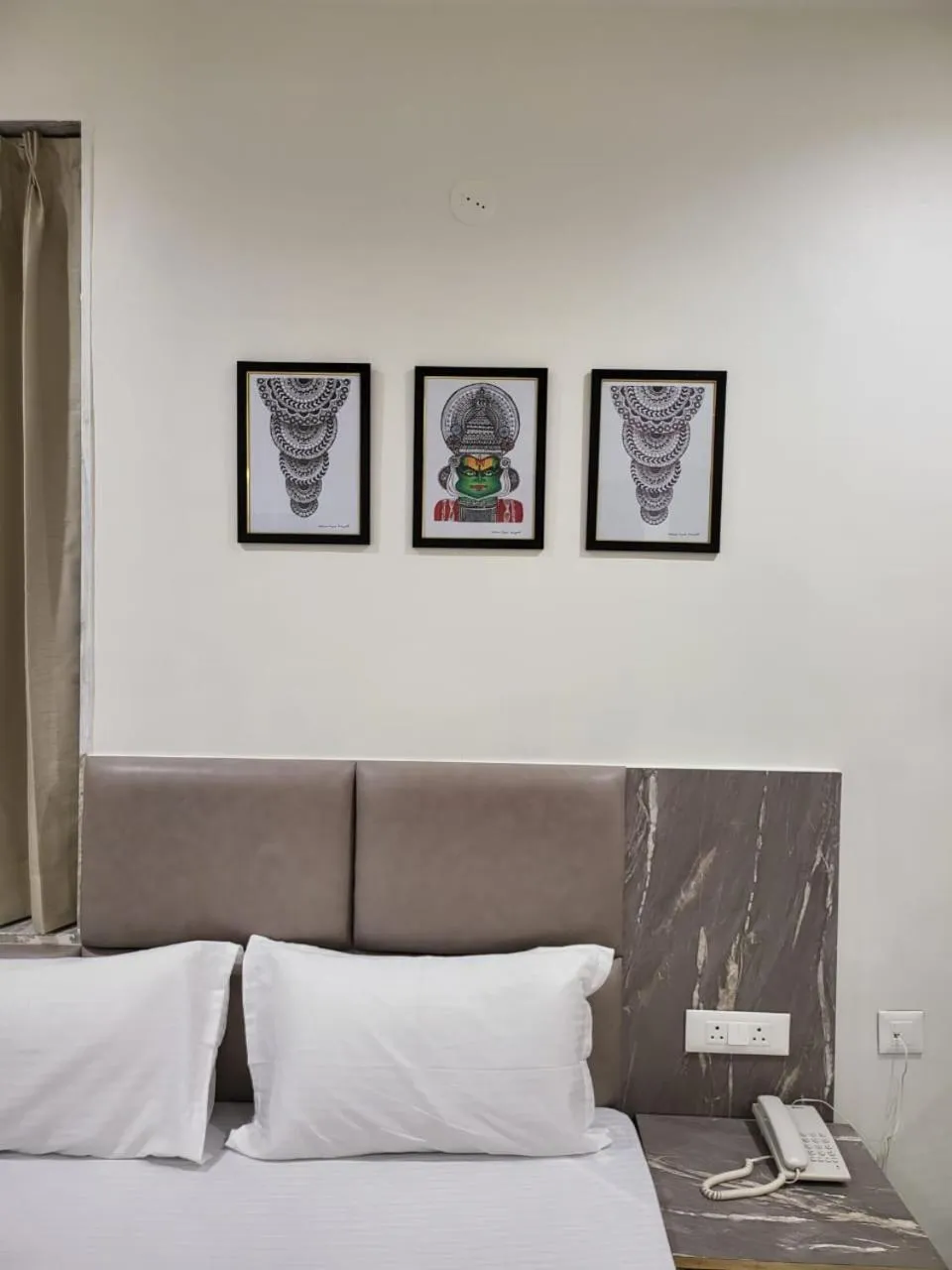 View (from property/room), Bed in Hotel Jay Palace Inn