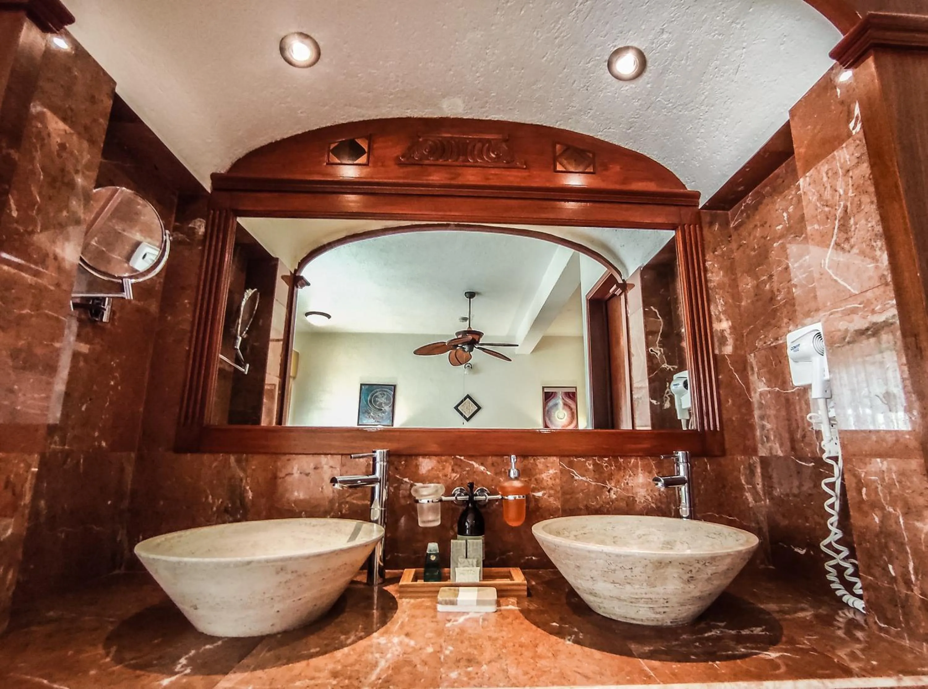 Bathroom in La Buena Vibra Wellness Resort & Spa