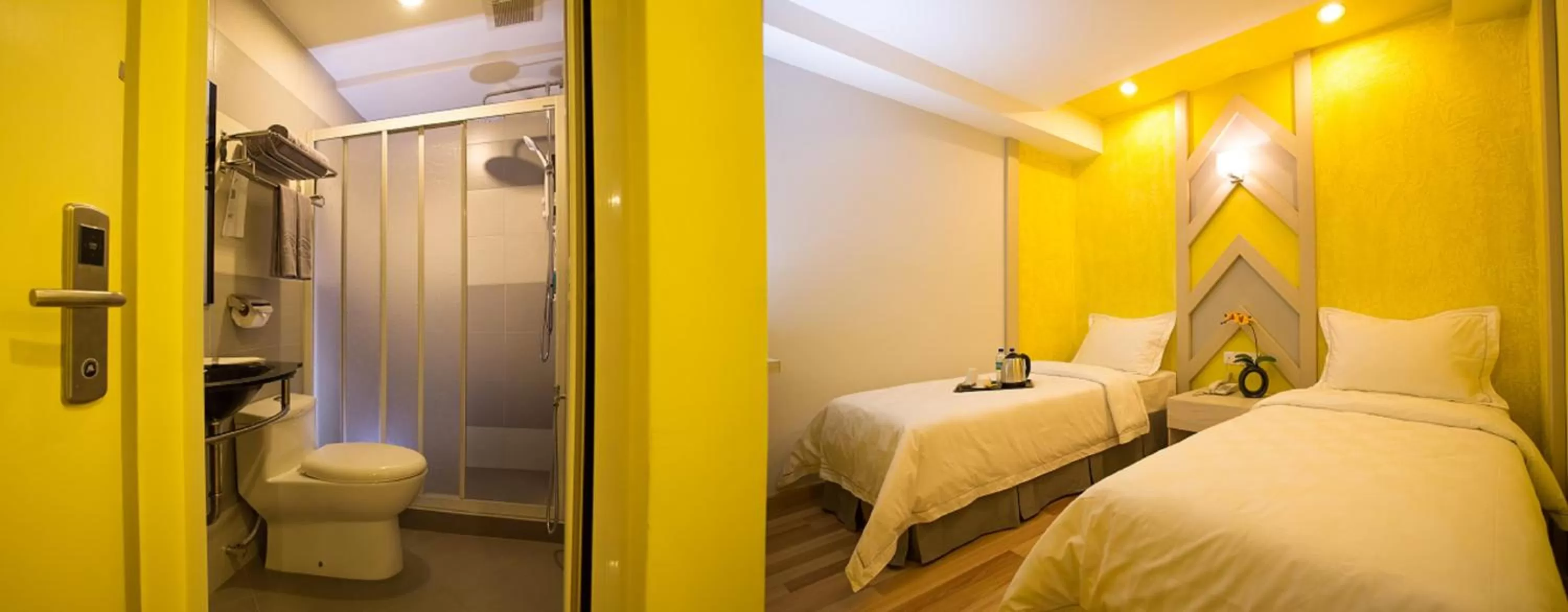 Bedroom, Bed in Sunshine Inn Plus