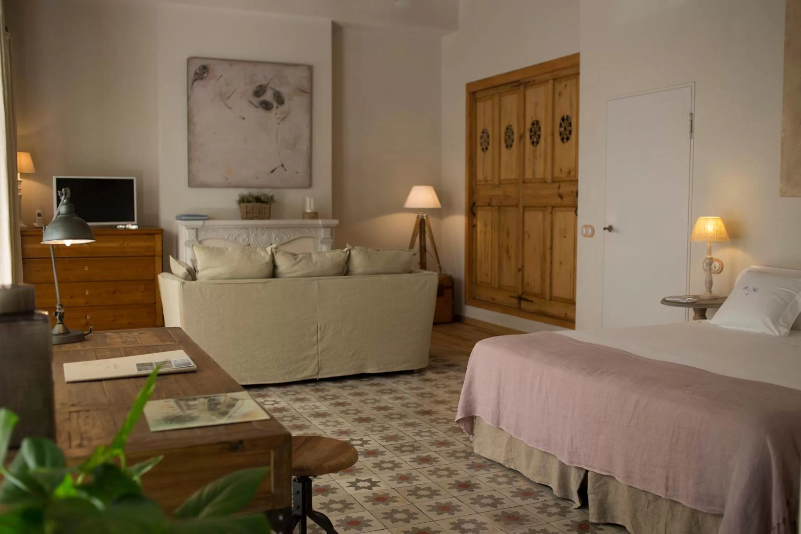 Living room, Bed in Jardí de Ses Bruixes Boutique Hotel