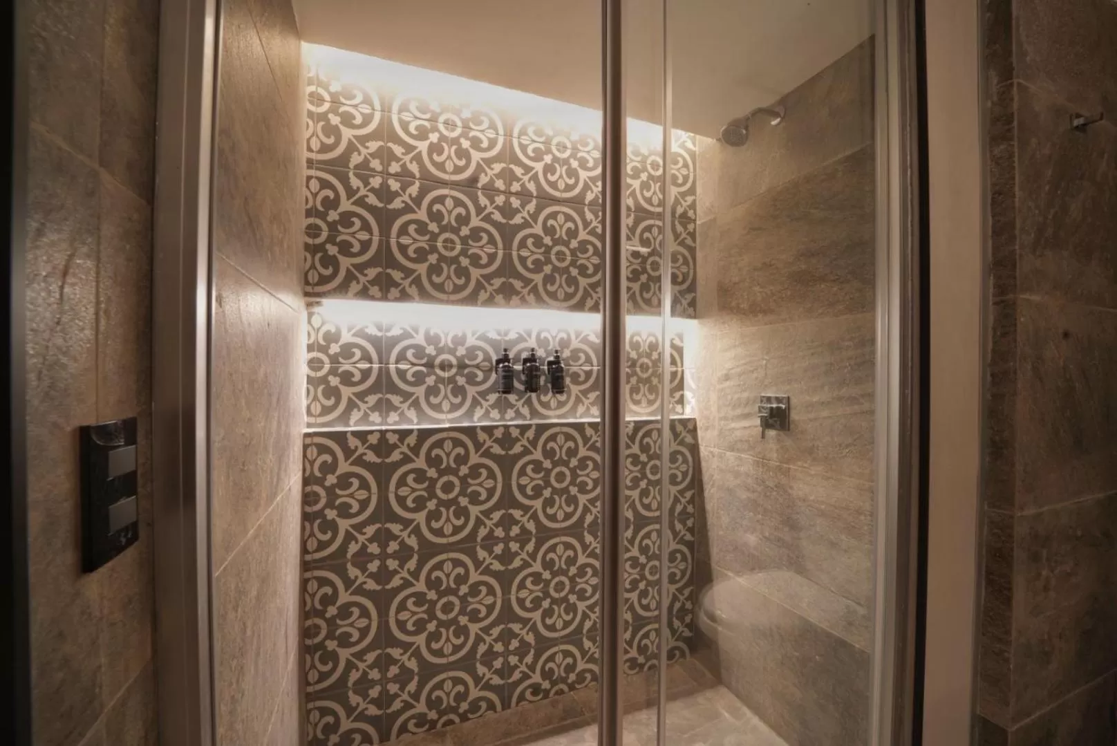 Shower in Ontico Urban Design Hotel