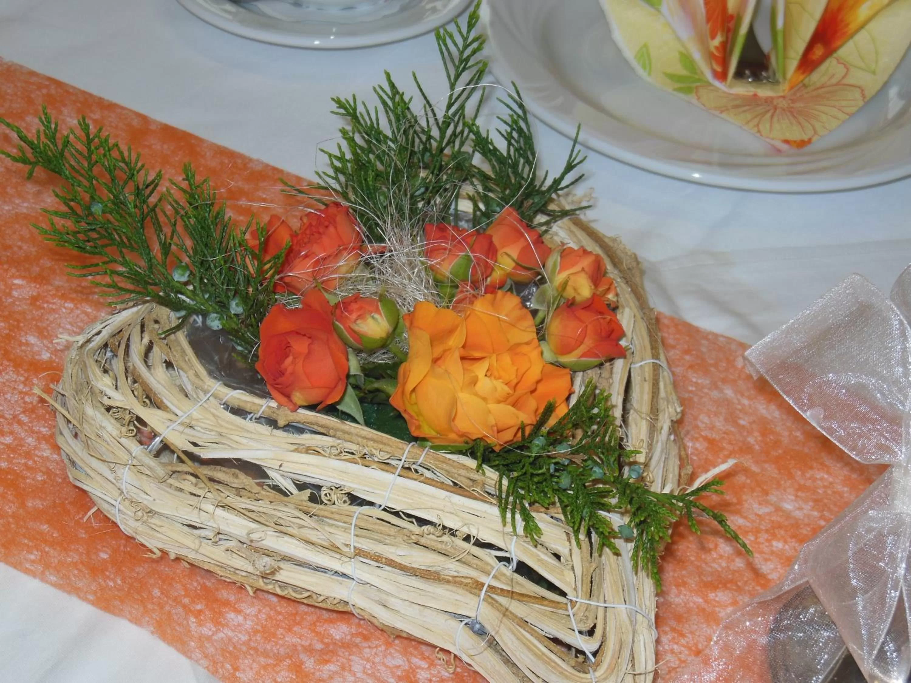 Restaurant/places to eat, Food in Hotel Asterra