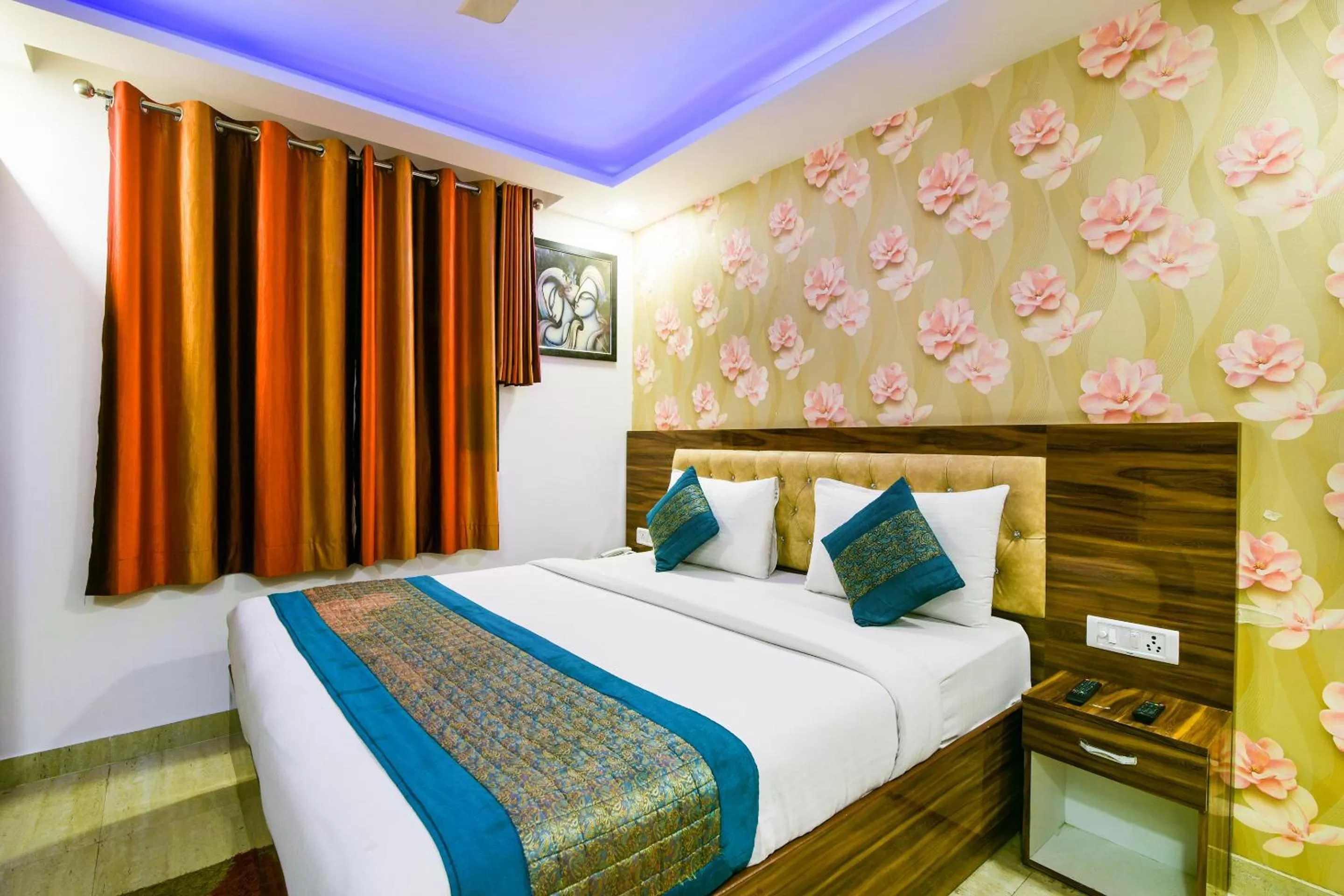 Bed in Hotel Pearl - Mahipalpur Delhi Airport