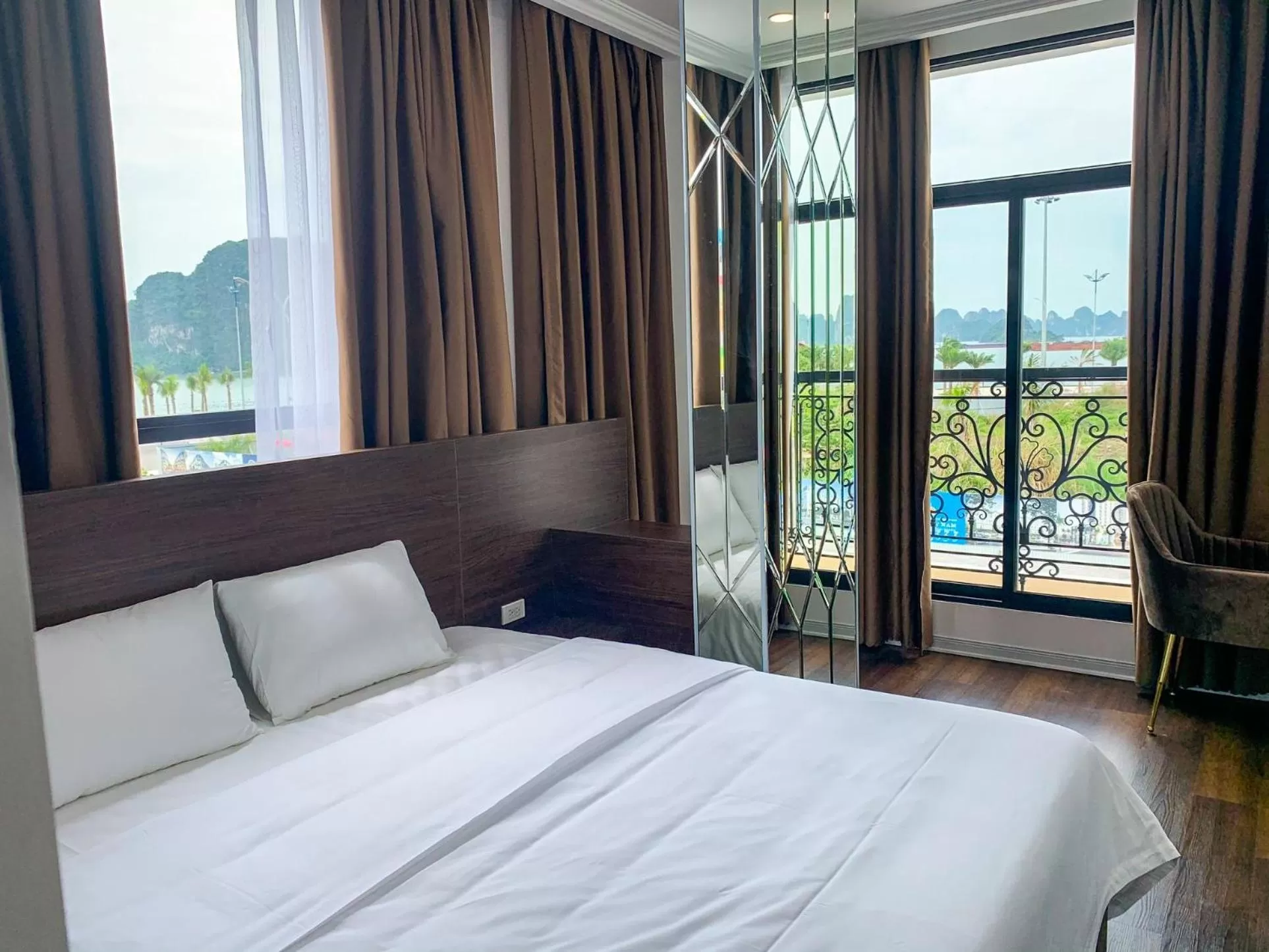 Bedroom in Minh Phong Hotel Ha Long