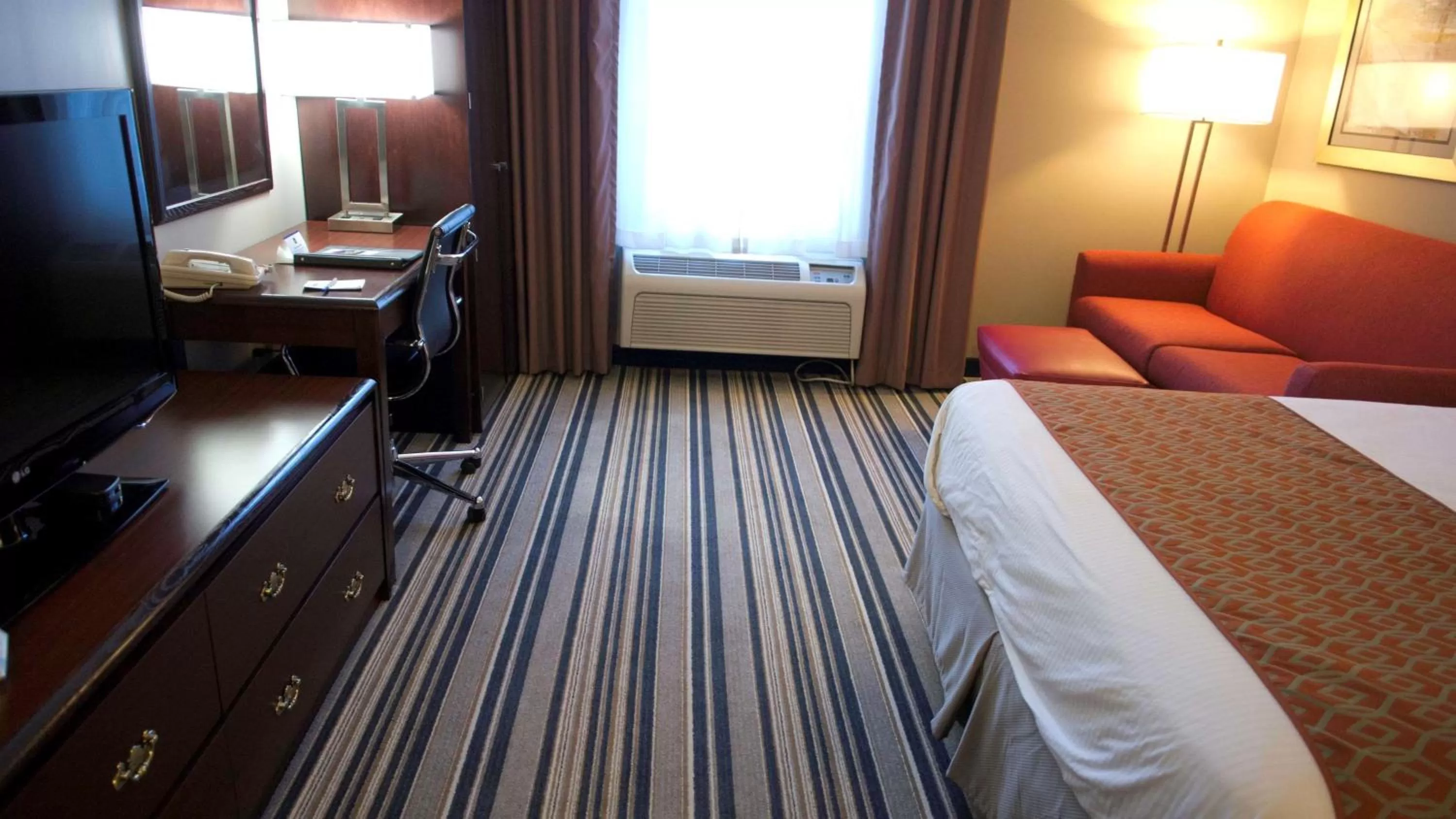 Photo of the whole room in Best Western Harrisburg Hershey