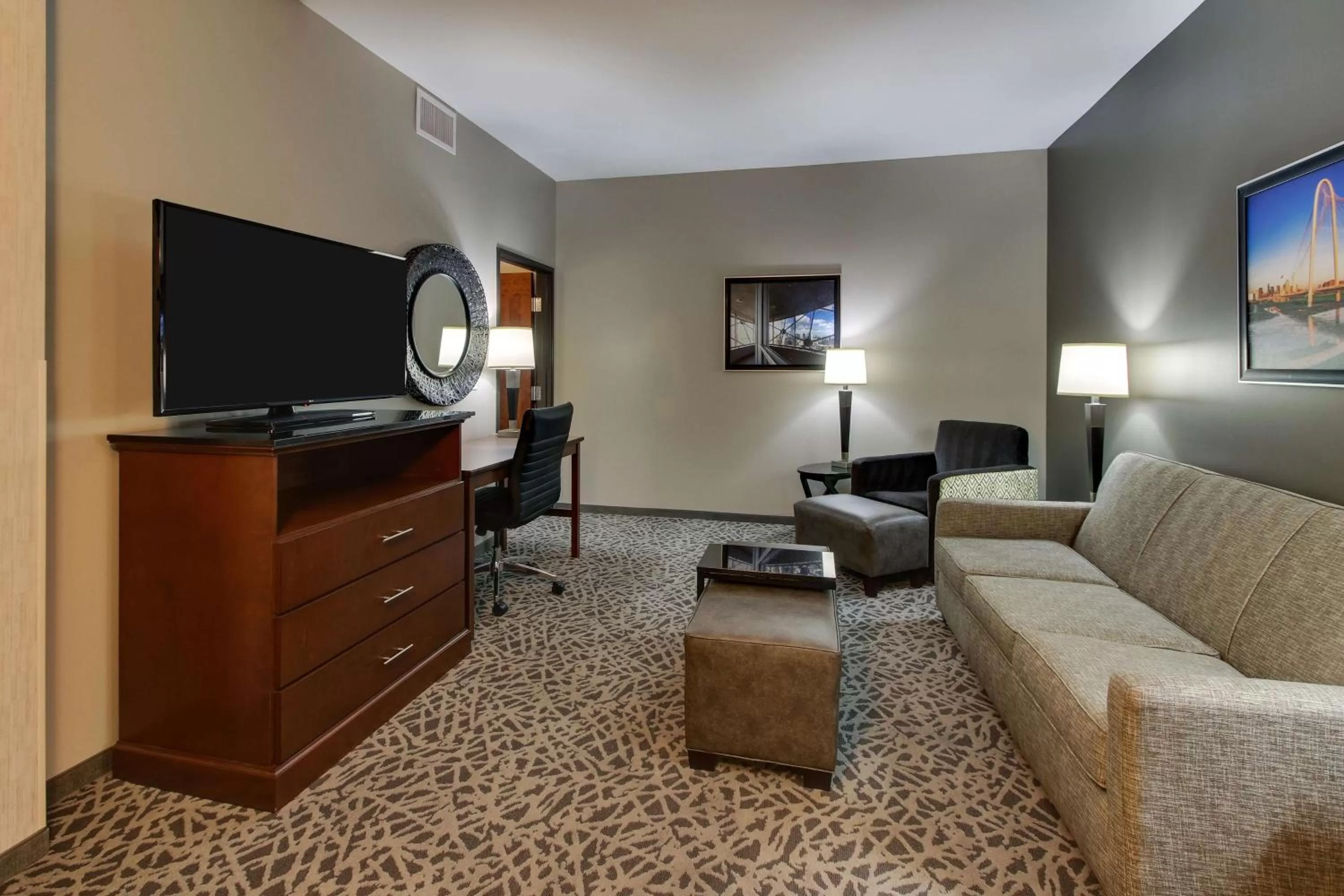 Superior Queen Suite with Sofa Bed - Hearing Accessible in Drury Plaza Hotel Dallas Richardson