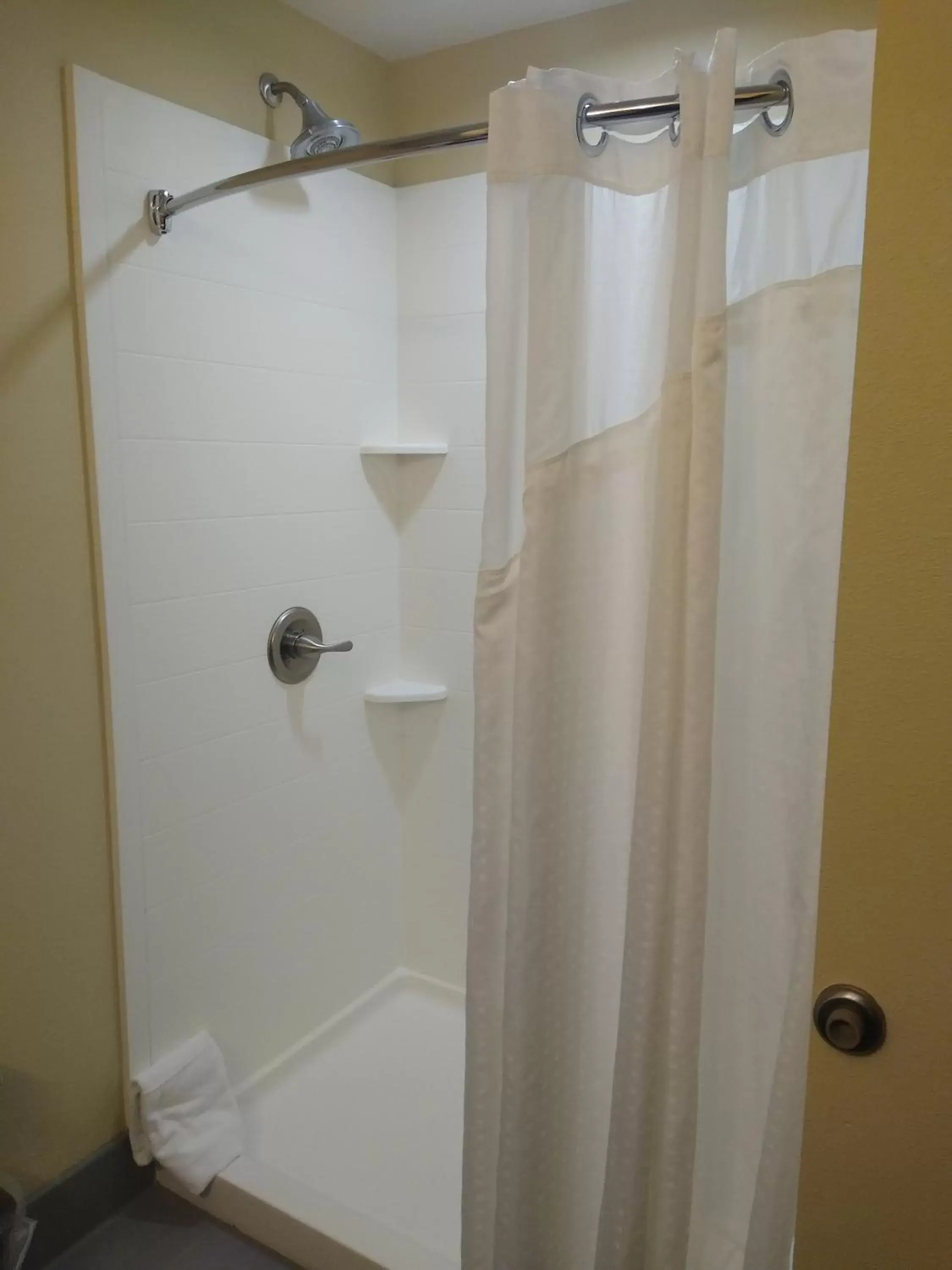 Queen Room with Two Queen Beds - Hearing Accessible/Non-Smoking in Holiday Inn Express & Suites Colorado Springs Central, an IHG Hotel Queen Room with Two Queen Beds - Hearing Accessible/Non-Smoking in Holiday Inn Express & Suites Colorado Springs Central, an IHG Hotel