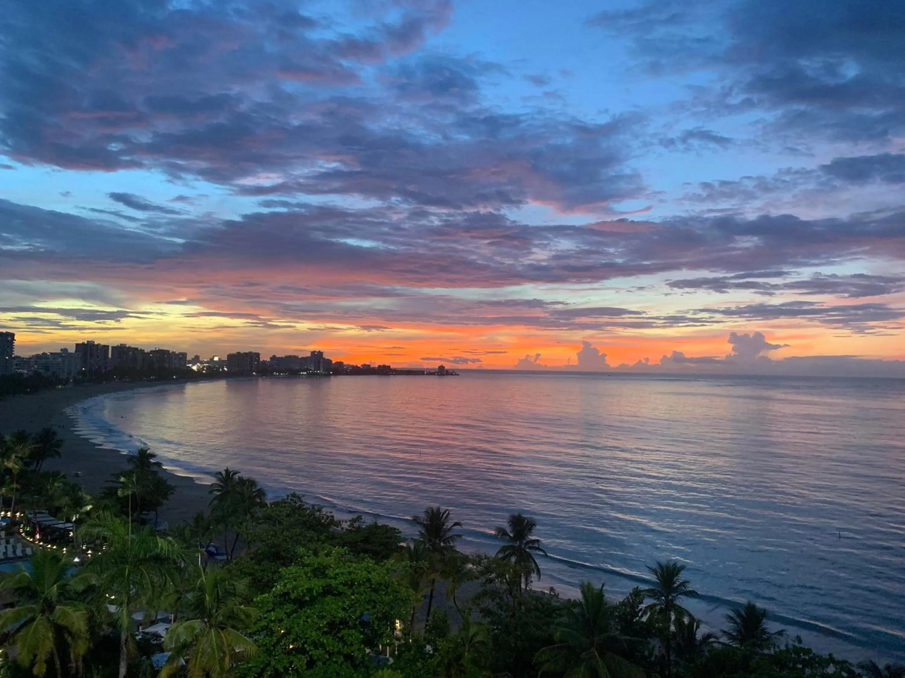 Natural landscape, Sunrise/Sunset in ESJ Towers by Chana