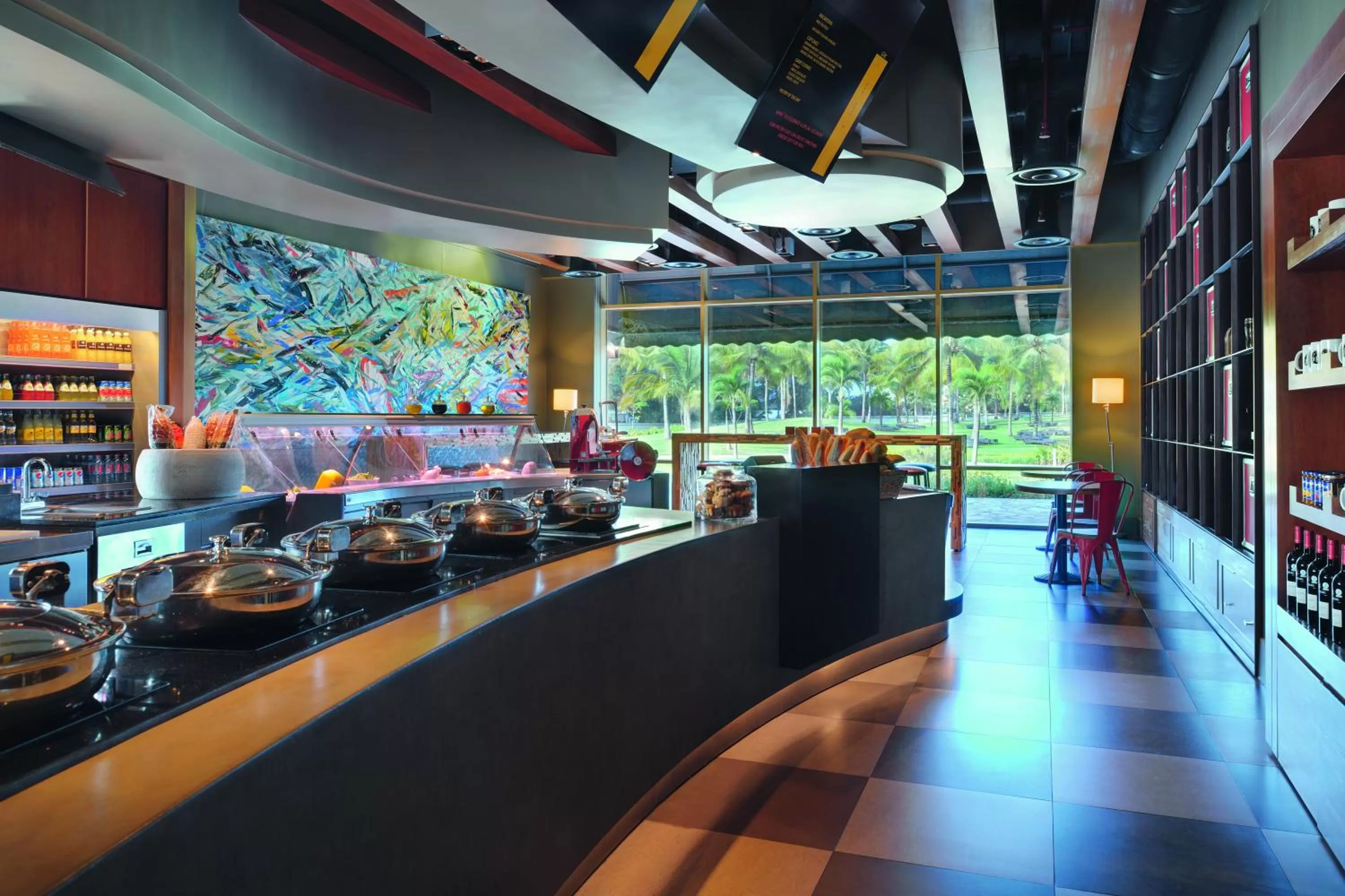 Restaurant/places to eat in Mövenpick Ambassador Hotel Accra