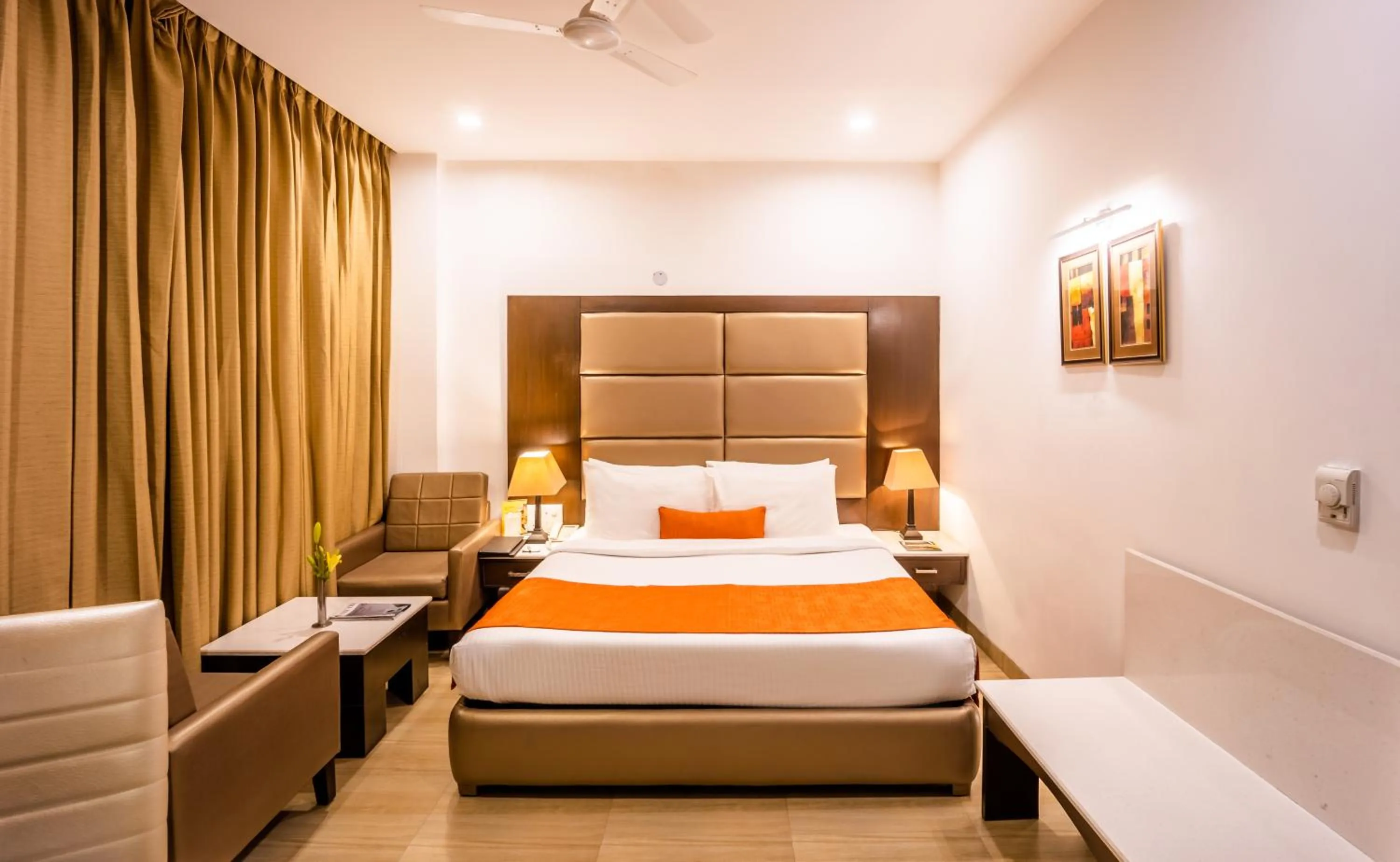 Bedroom, Bed in Hotel Shanti Palace Mahipalpur