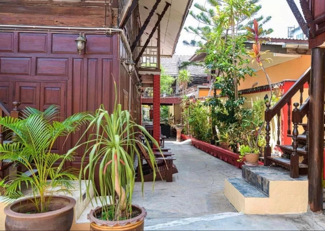 MANDARIN LODGE by victor