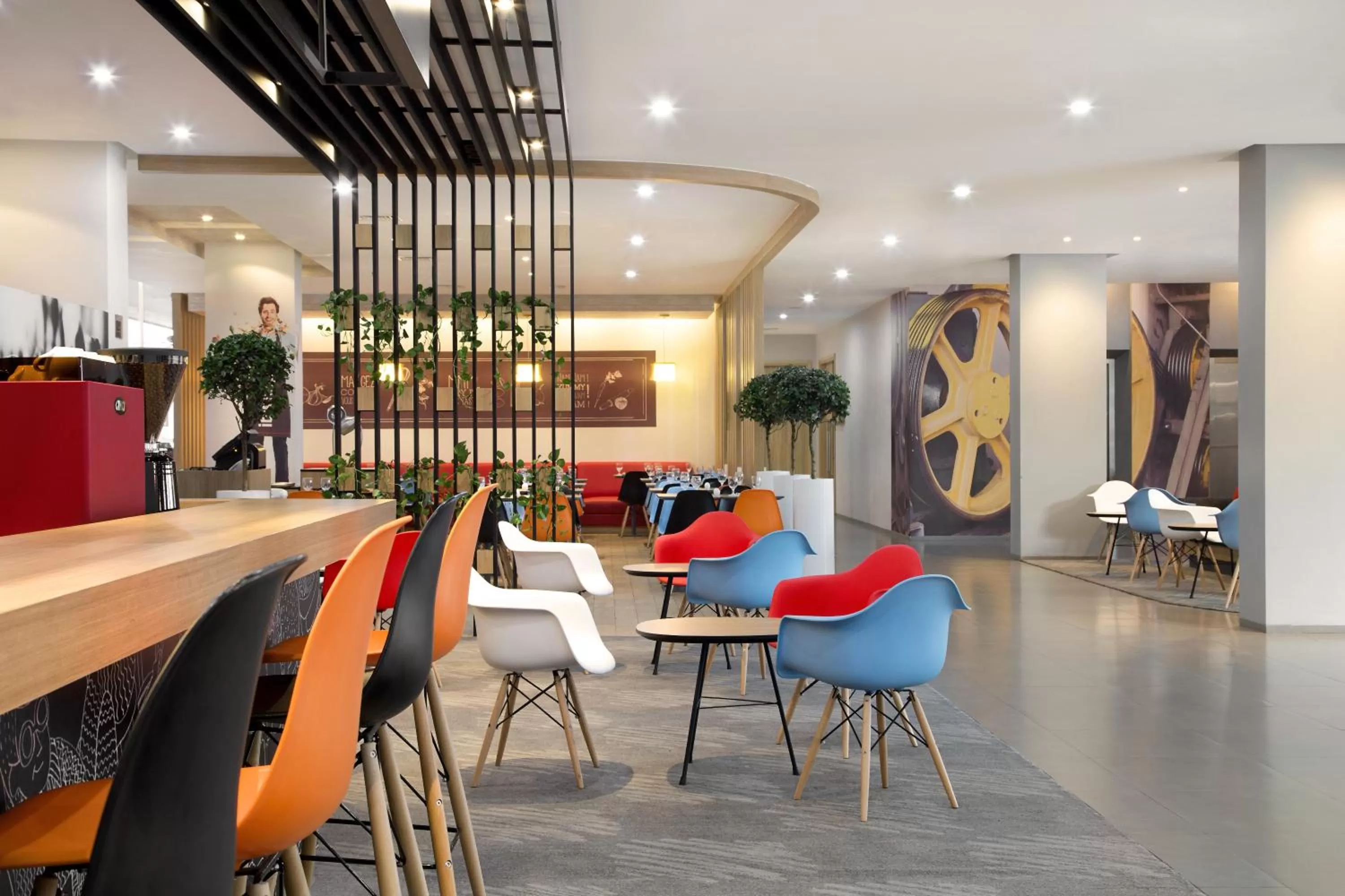 Restaurant/places to eat in Ibis Bandung Pasteur