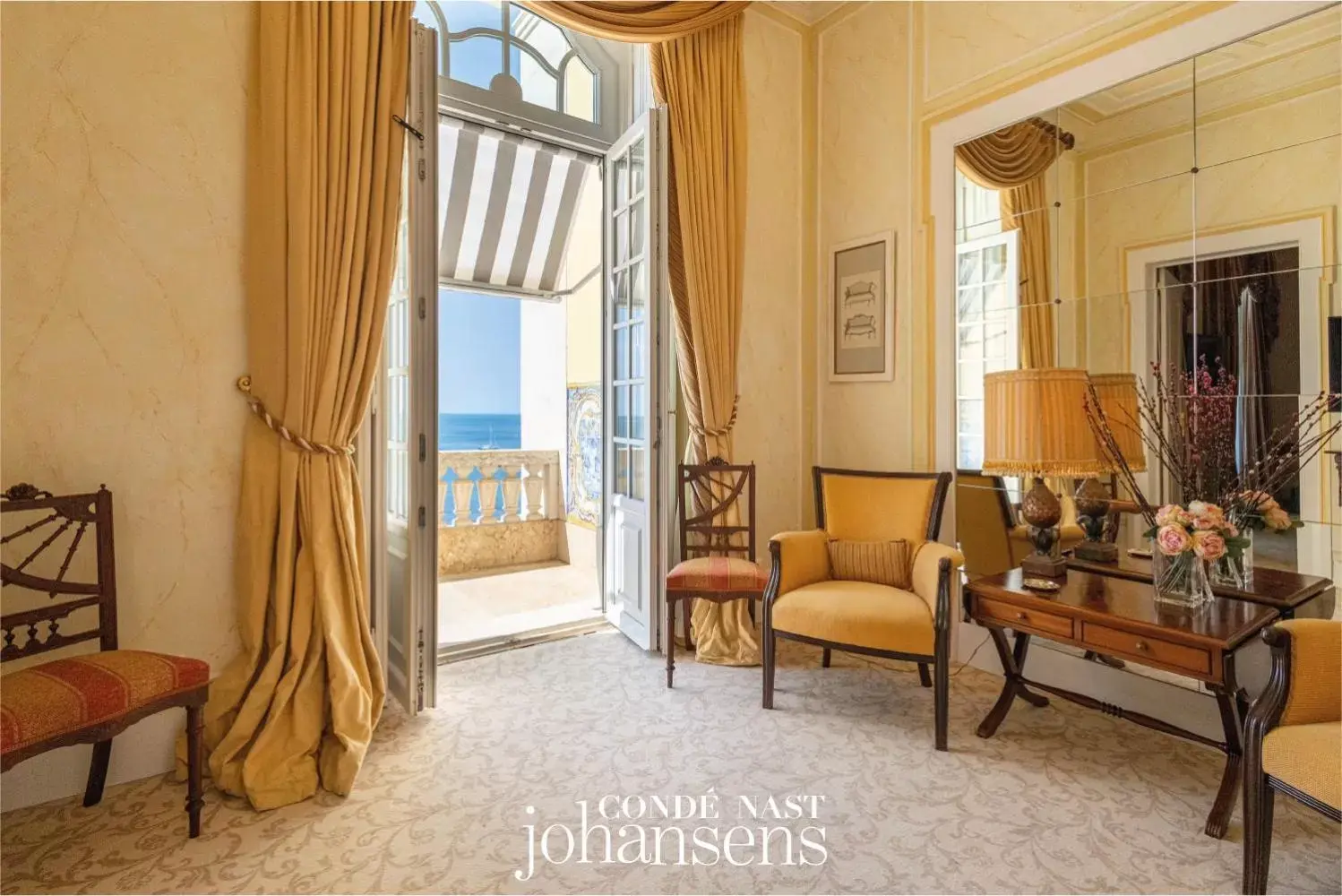 Master Suite Frontal Ocean View in Estoril Vintage Hotel Master Suite Frontal Ocean View in Estoril Vintage Hotel
