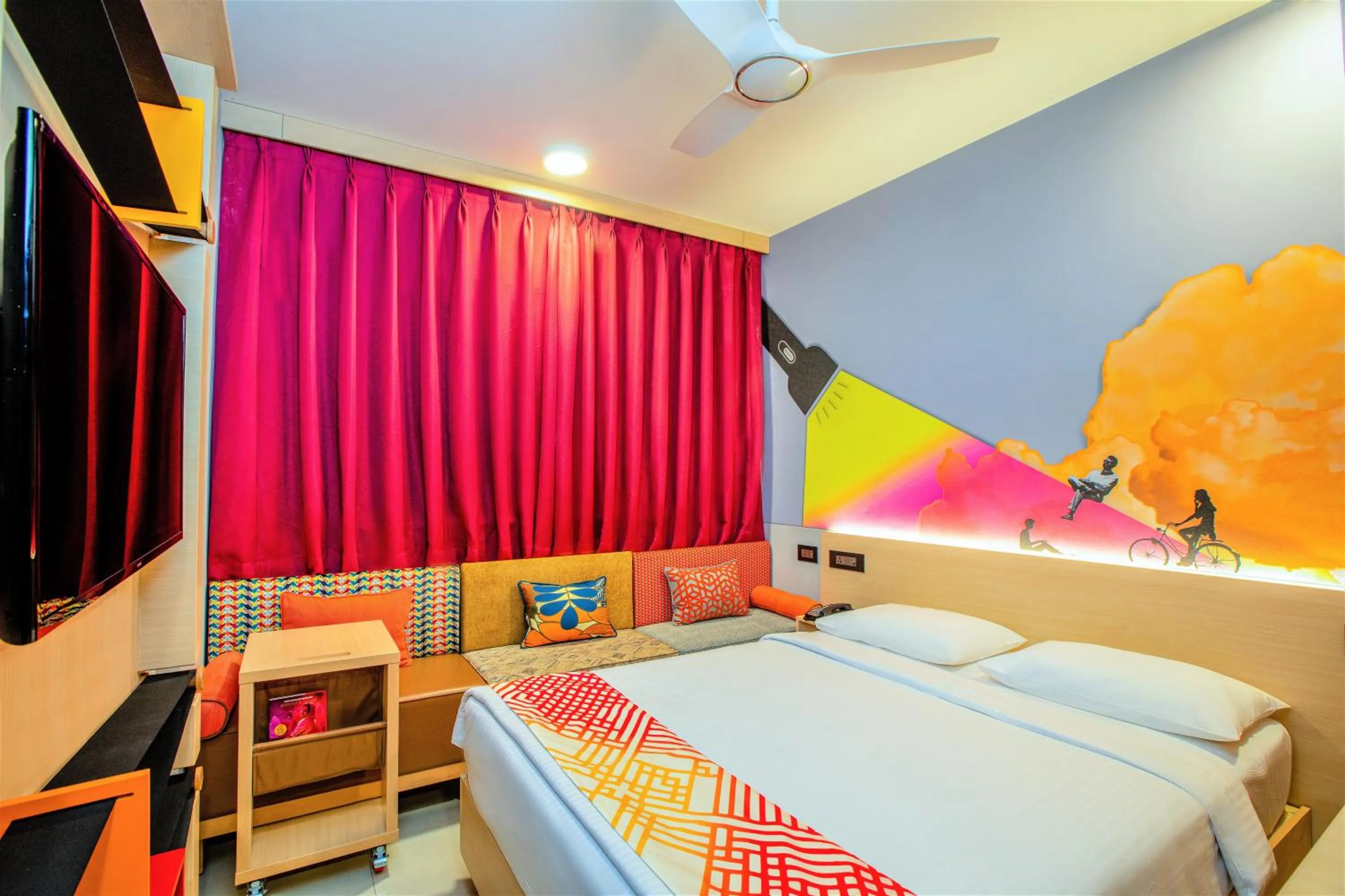 Photo of the whole room, Bed in Ginger Nashik