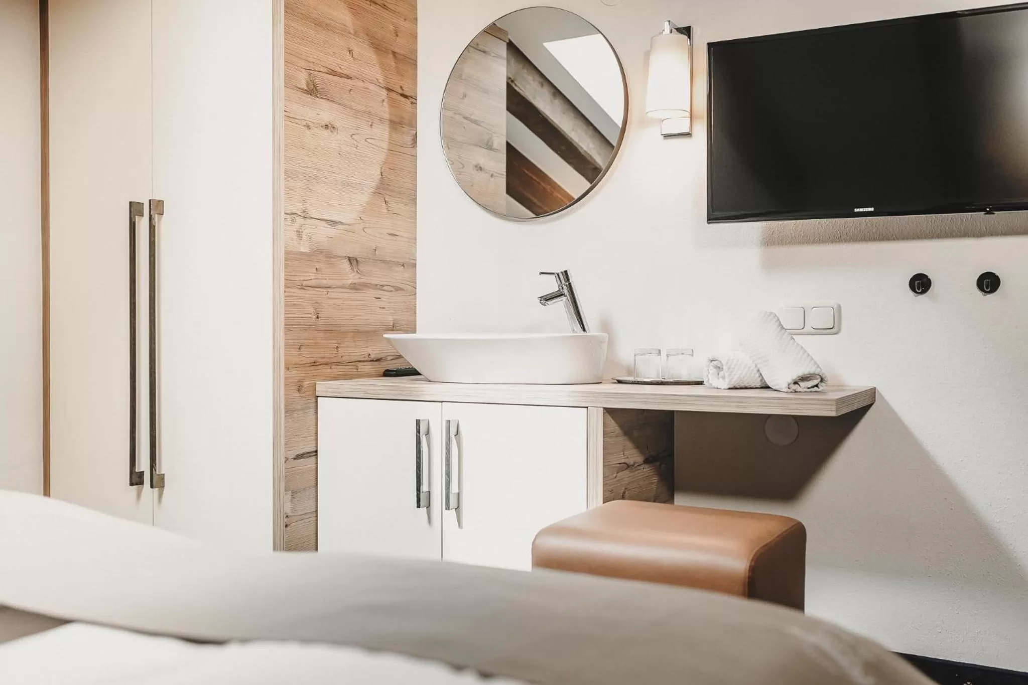 Bedroom, TV/Entertainment Center in Hotel & Appartements Tiroler Buam