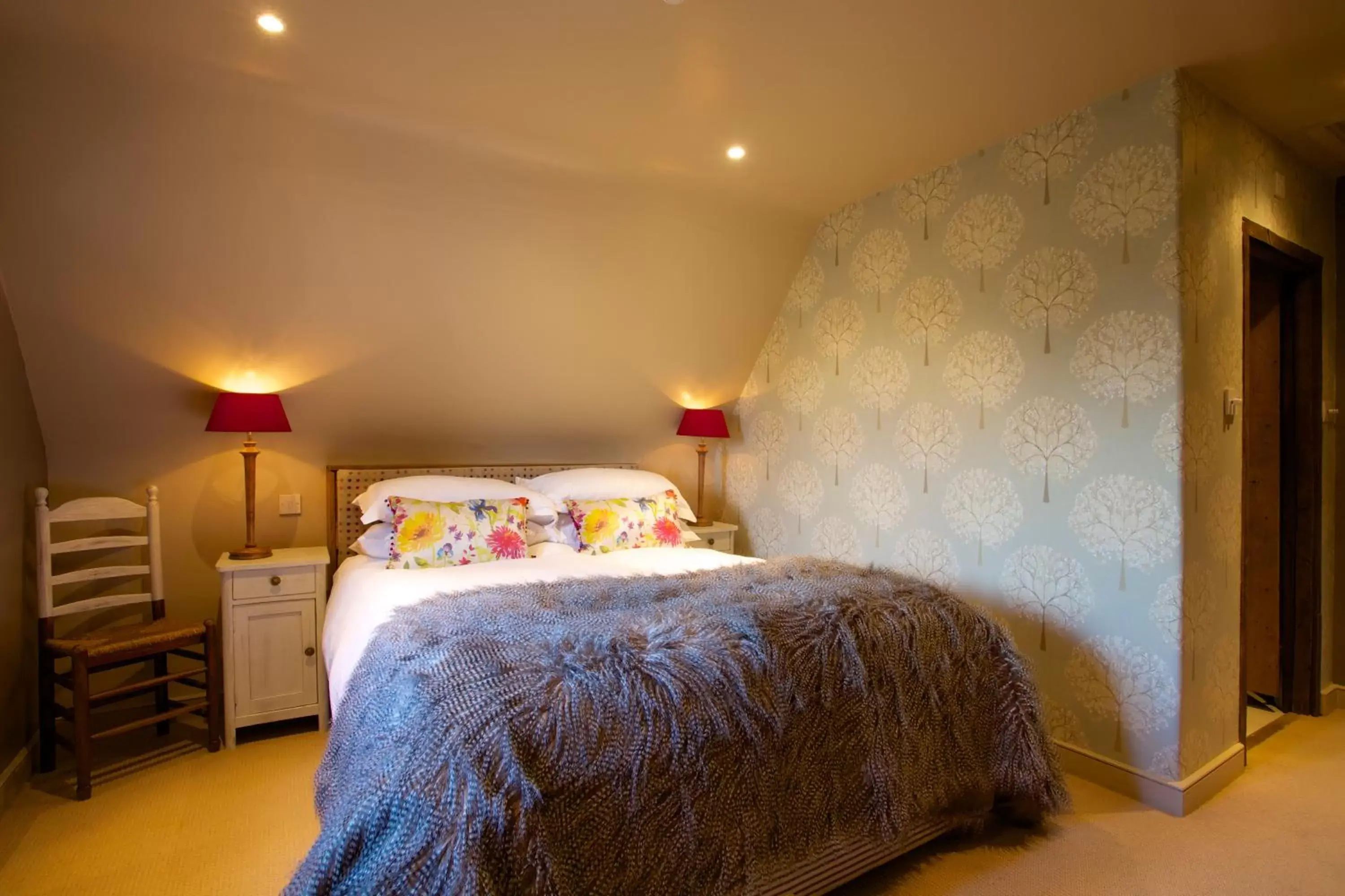 Anjou Double Room with Shower - Not Pet Friendly in Pear Tree Inn Whitley Anjou Double Room with Shower - Not Pet Friendly in Pear Tree Inn Whitley