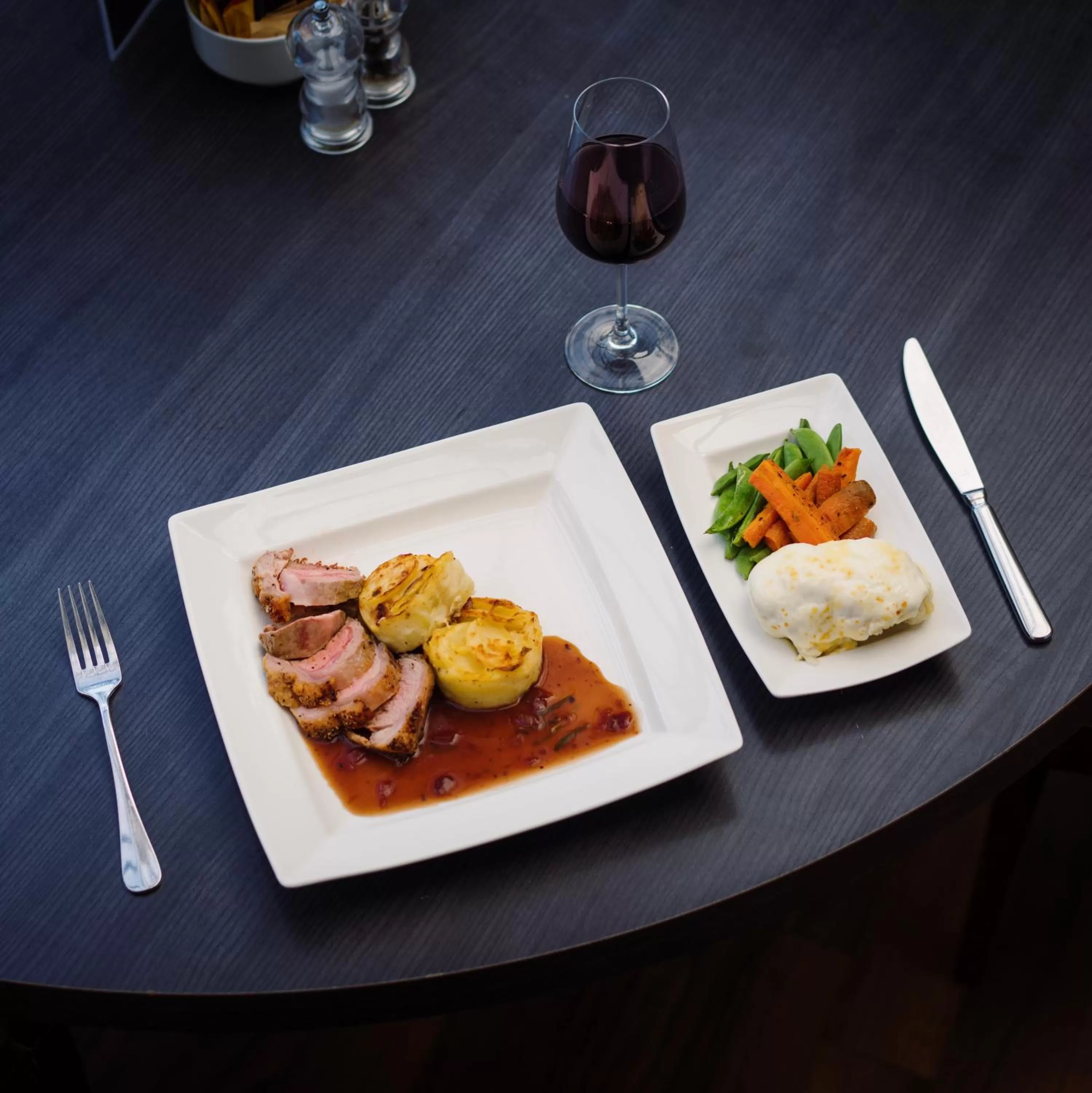 Restaurant/places to eat in The Angel Hotel