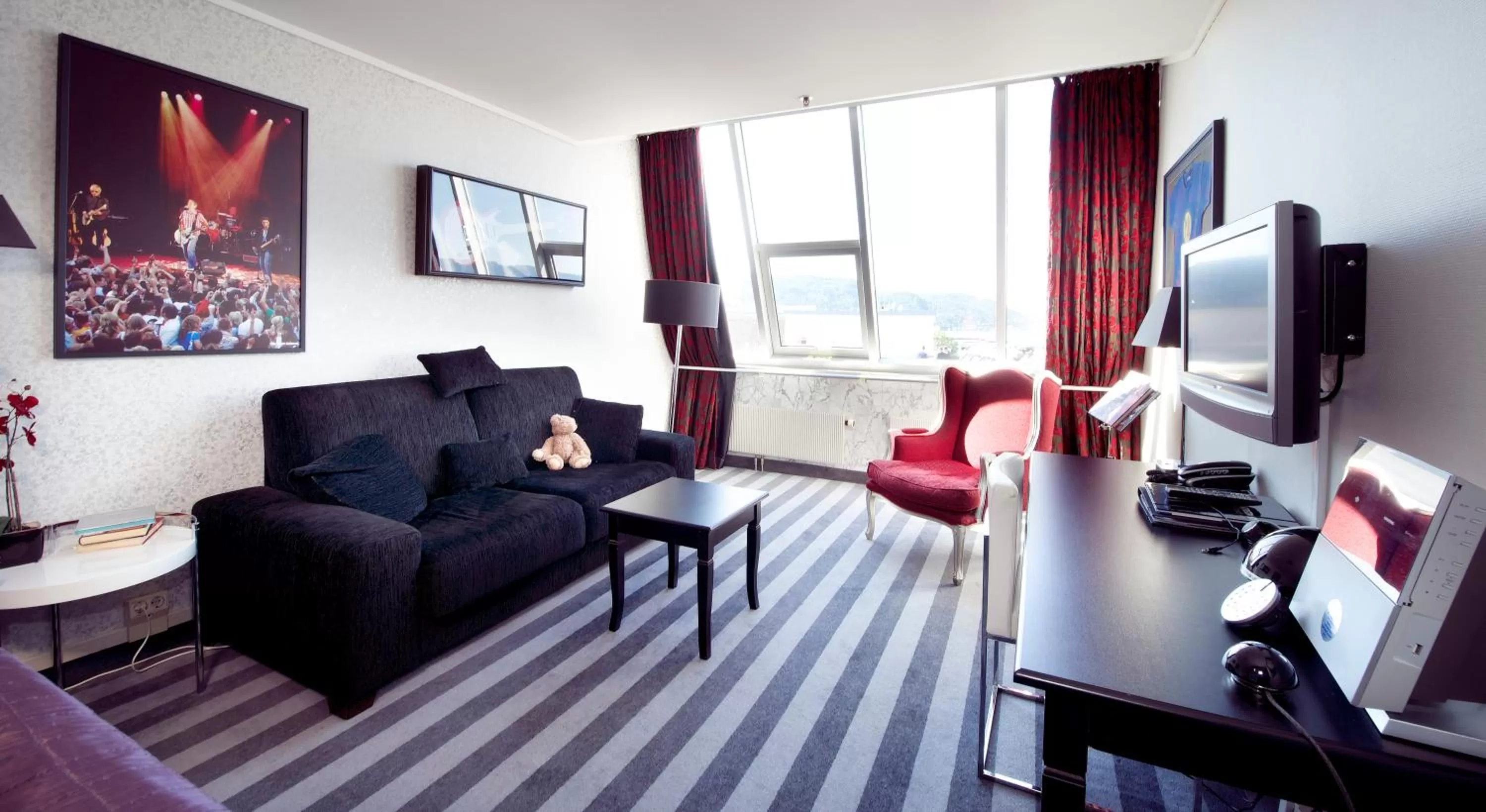 TV and multimedia in Home Hotel Grand Olav