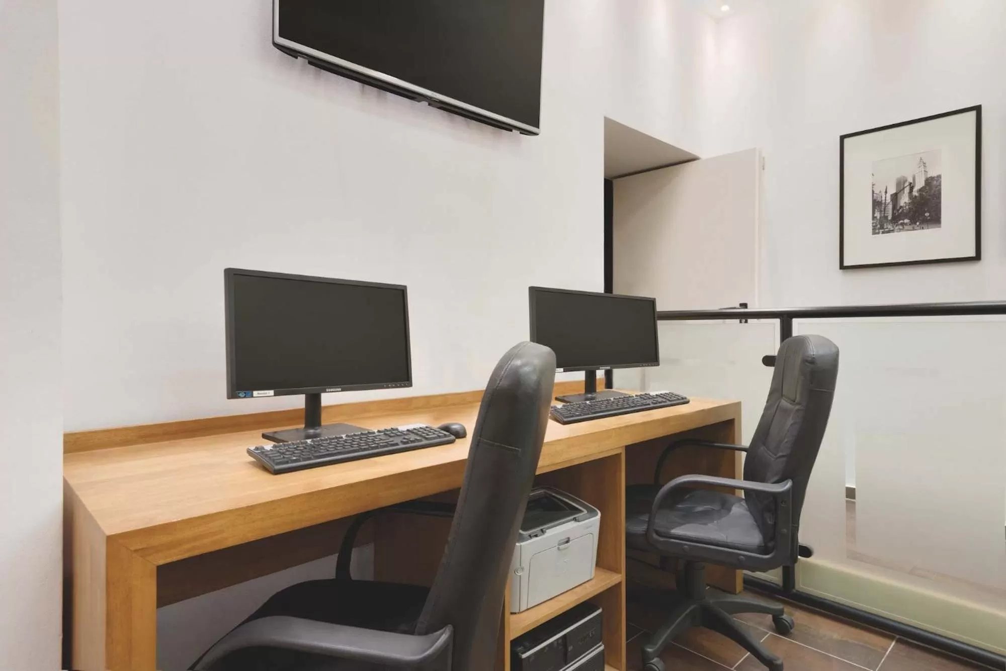 Communal lounge/ TV room in Ramada by Wyndham Frankfurt Central Station