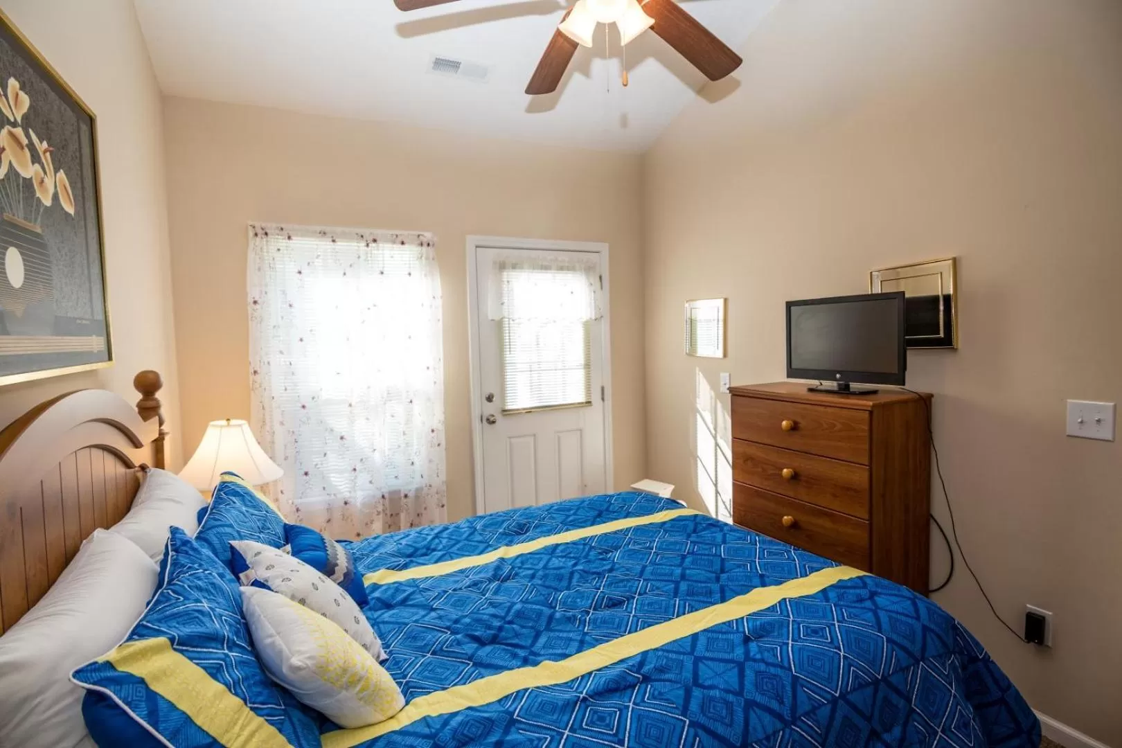 Bedroom, Bed in Beach Vacation Condos South