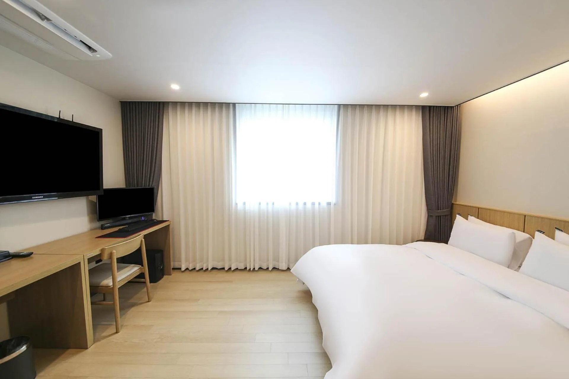 Bed in Benikea hotel