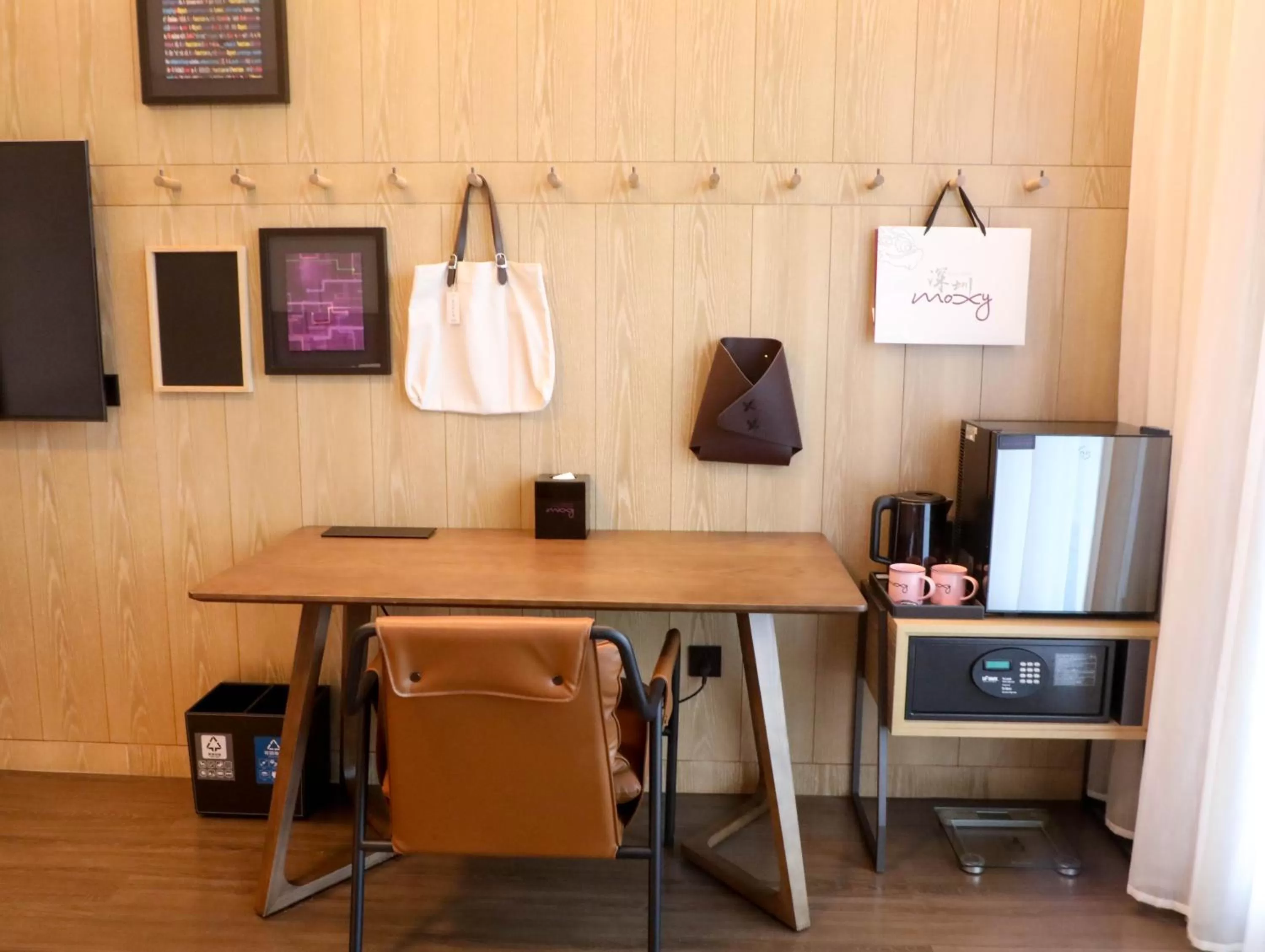 hair dresser in Moxy Shenzhen North Station