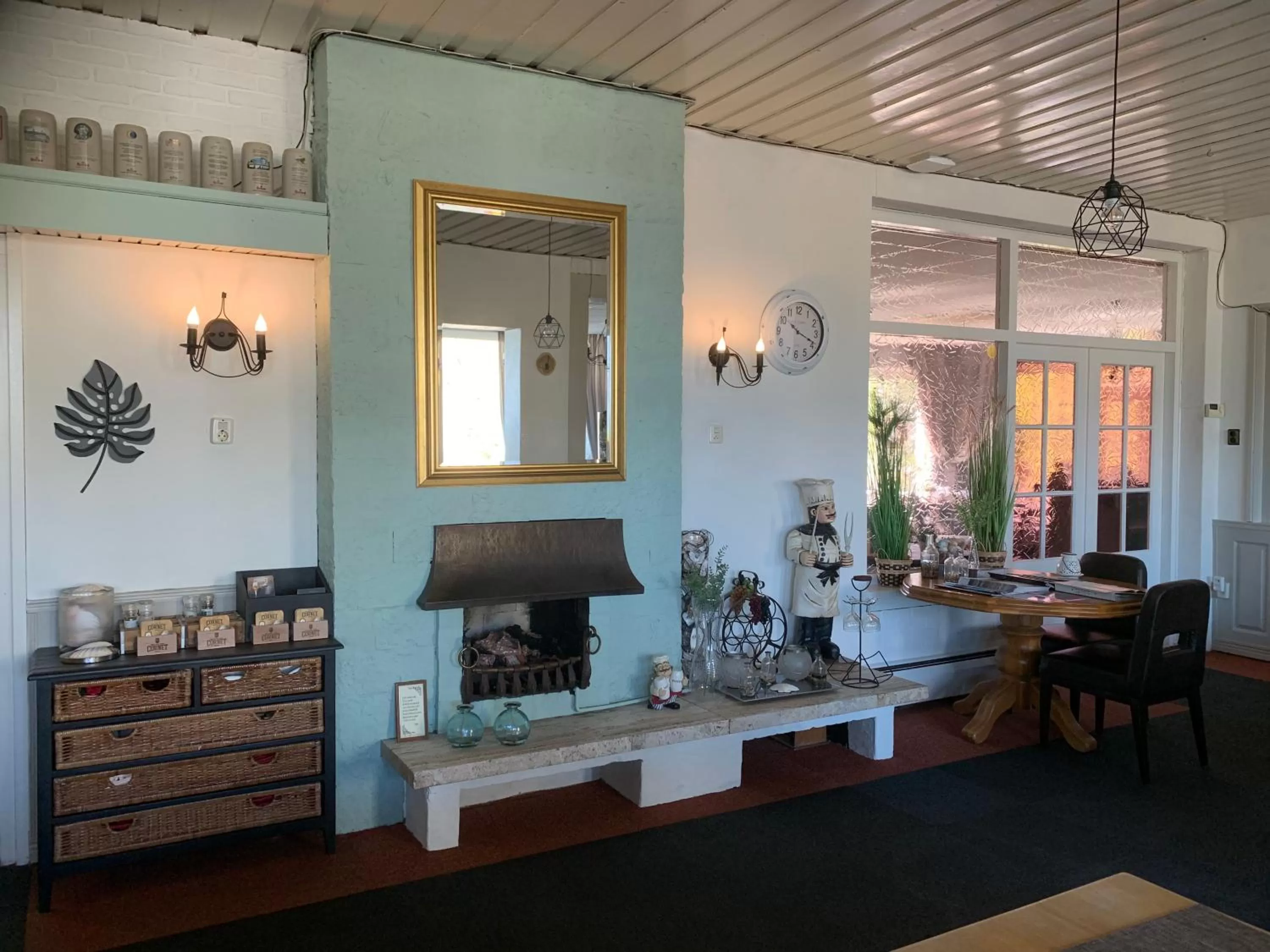 Communal lounge/ TV room in HCR de Schelphoek