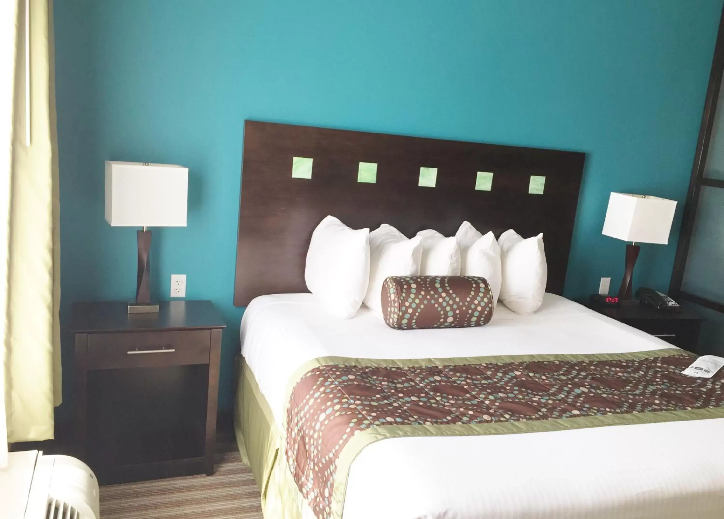 Queen Room with Two Queen Beds - Non Smoking in Best Western Plus DeSoto Inn & Suites Queen Room with Two Queen Beds - Non Smoking in Best Western Plus DeSoto Inn & Suites