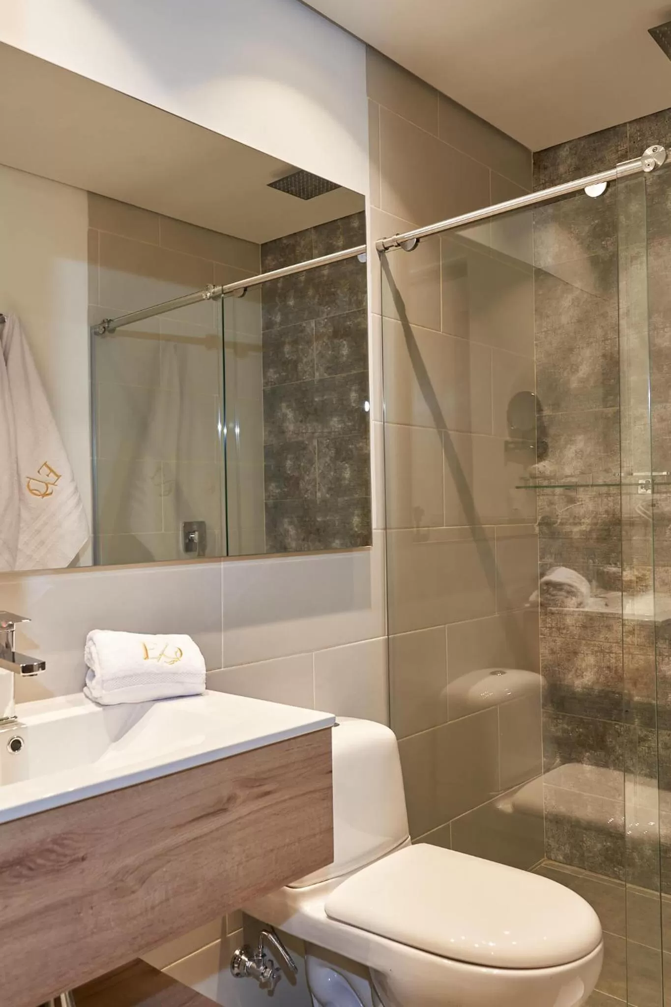 Toilet in Eutopiq Hotel